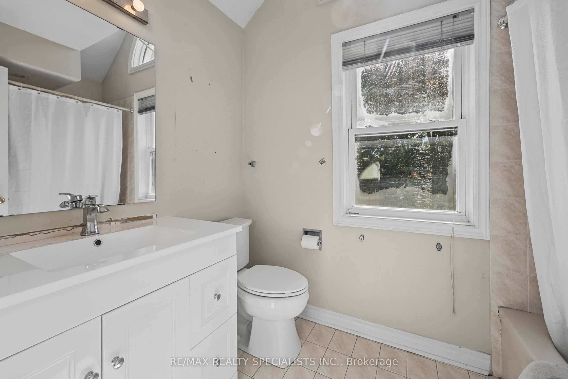 1099 Thoresby Drive Property Photo 38