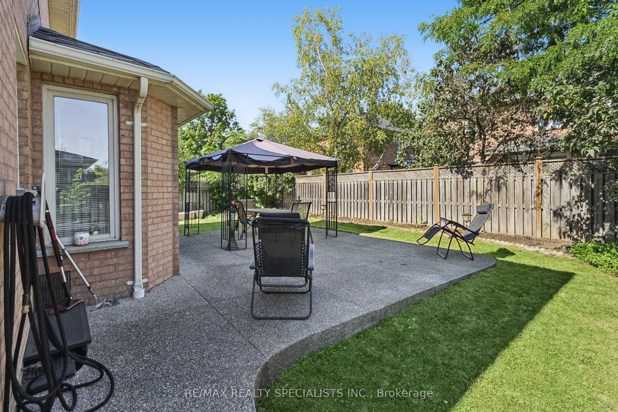 1099 Thoresby Drive Property Photo 40