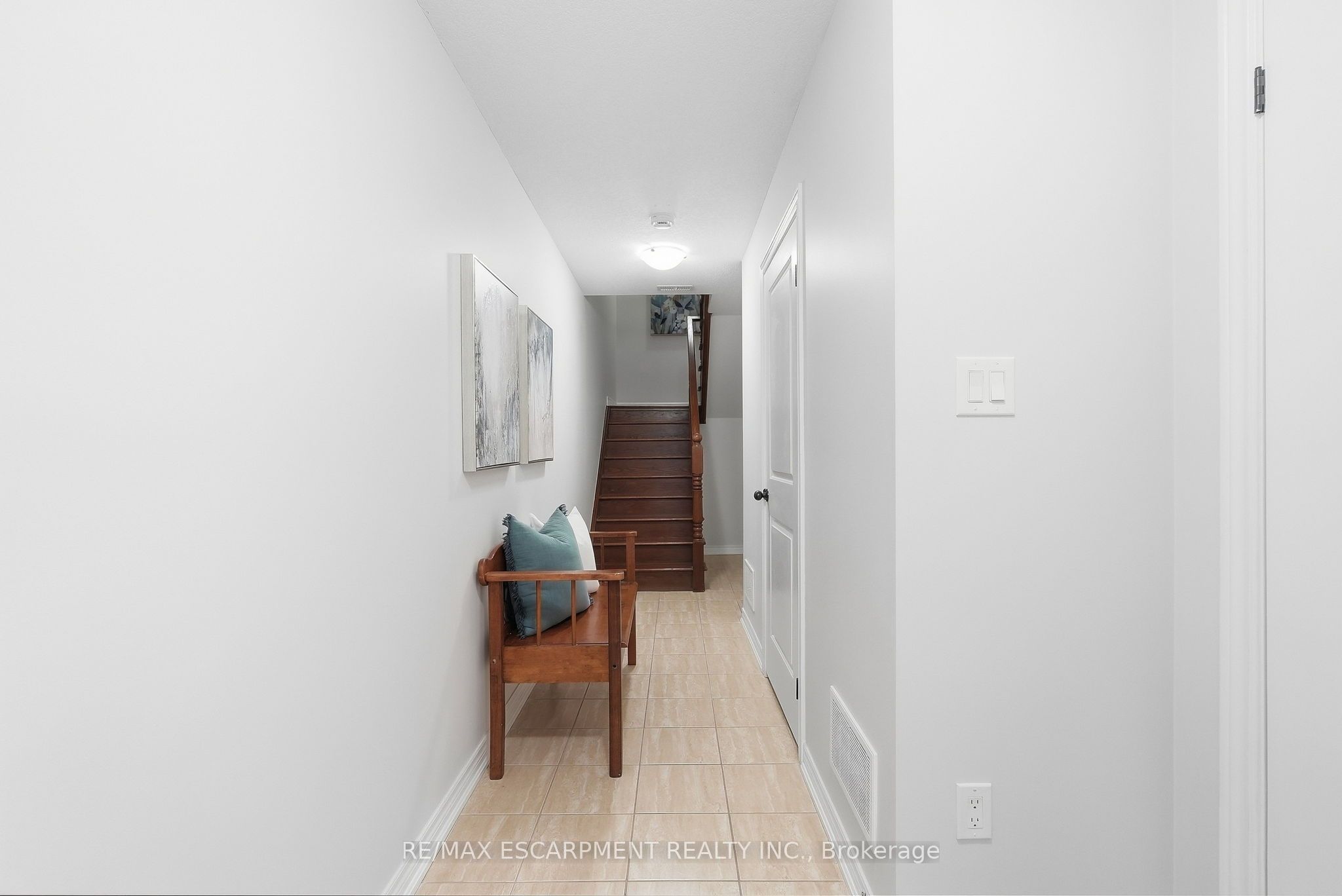 181 Plains Road W 49 Property Photo 8