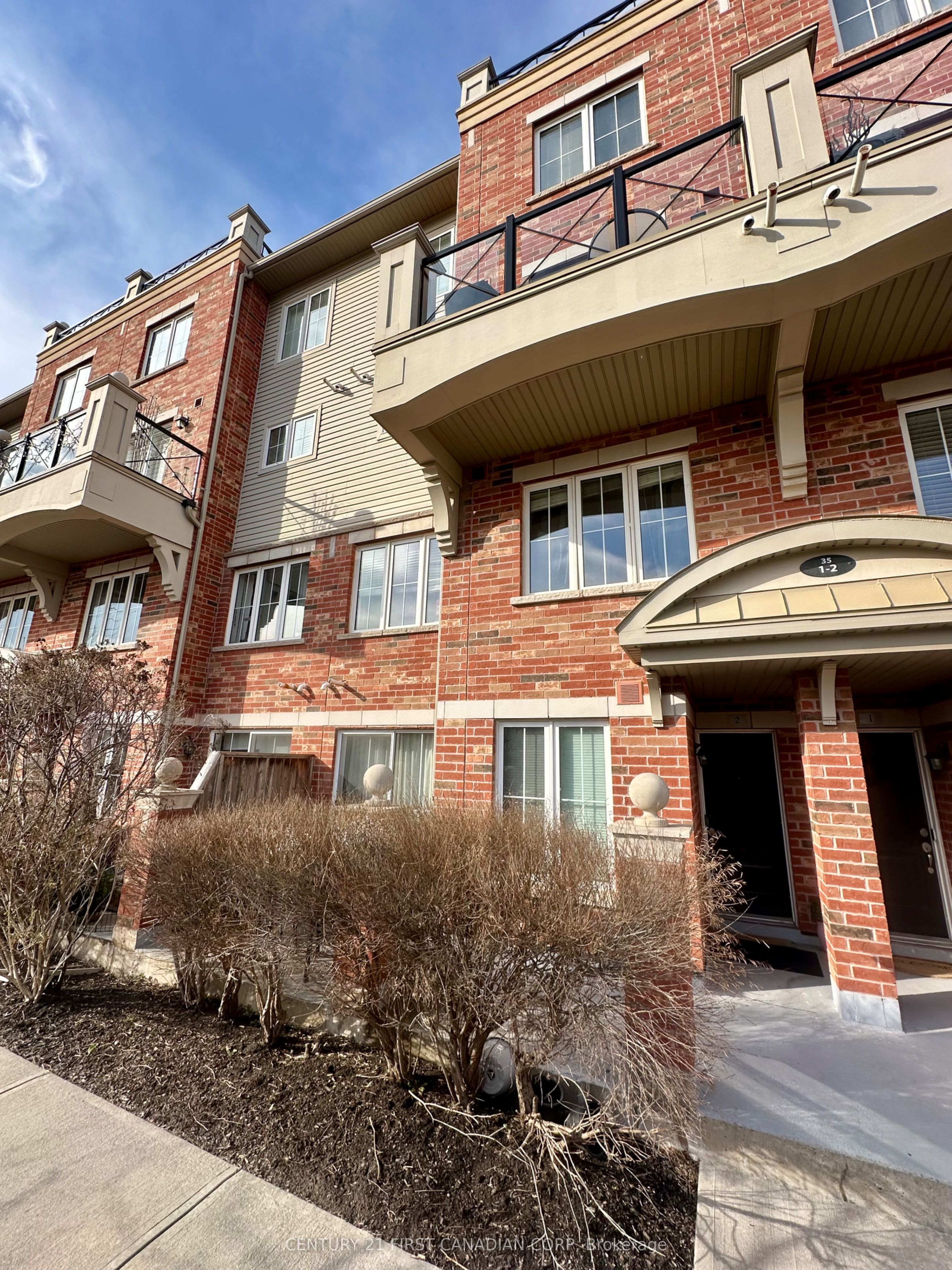 35 Hays Boulevard 2 Property Photo 1