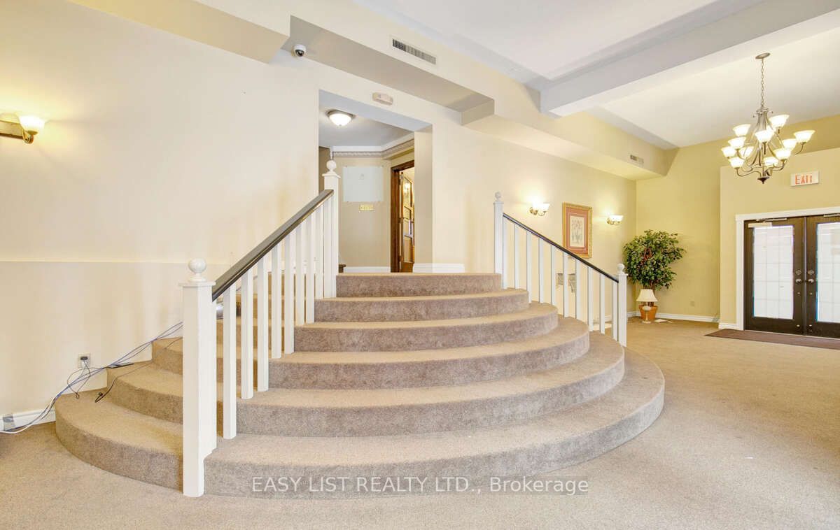 1812 Eglinton Avenue W 1 Property Photo 8