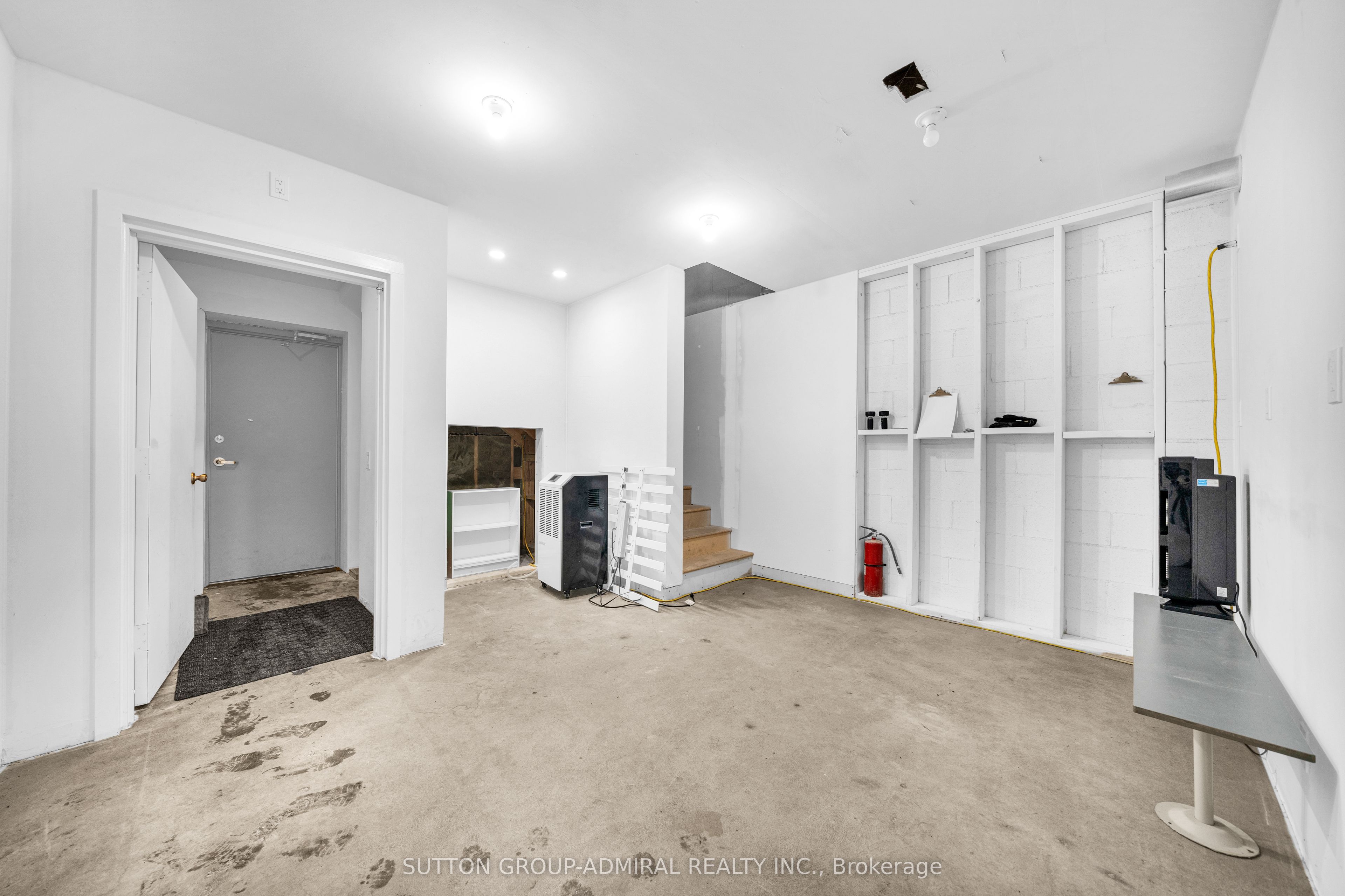 70 Vanley Crescent 3 Property Photo 3