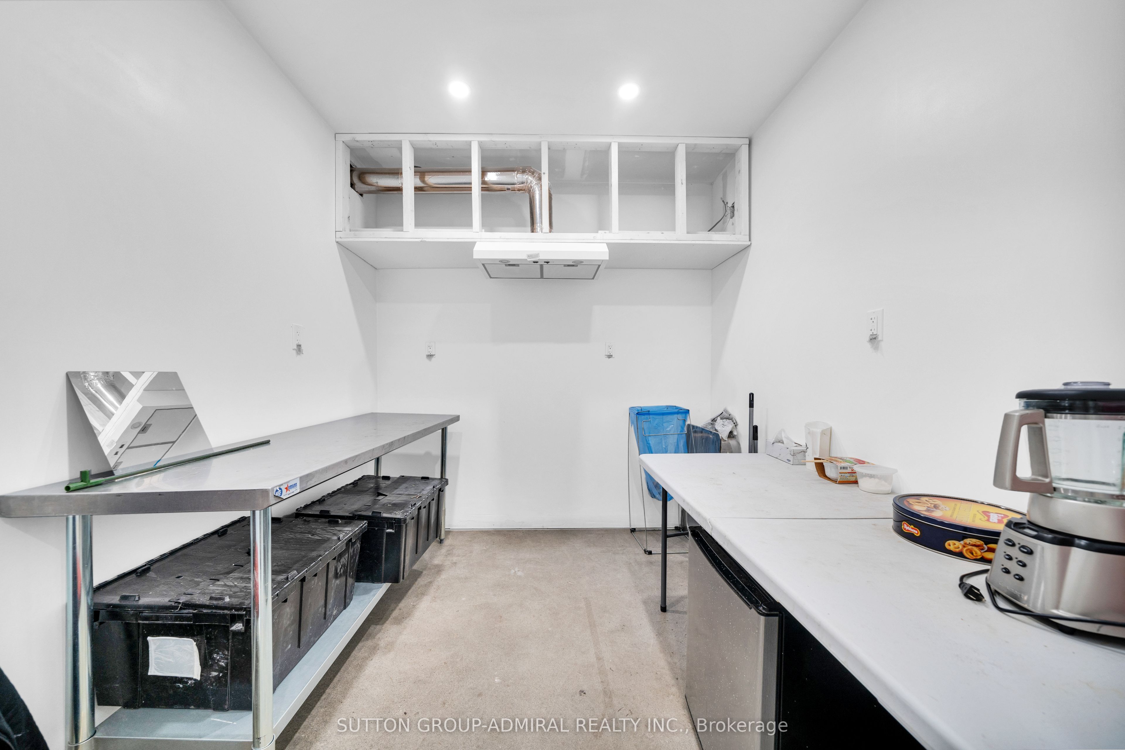 70 Vanley Crescent 3 Property Photo 5
