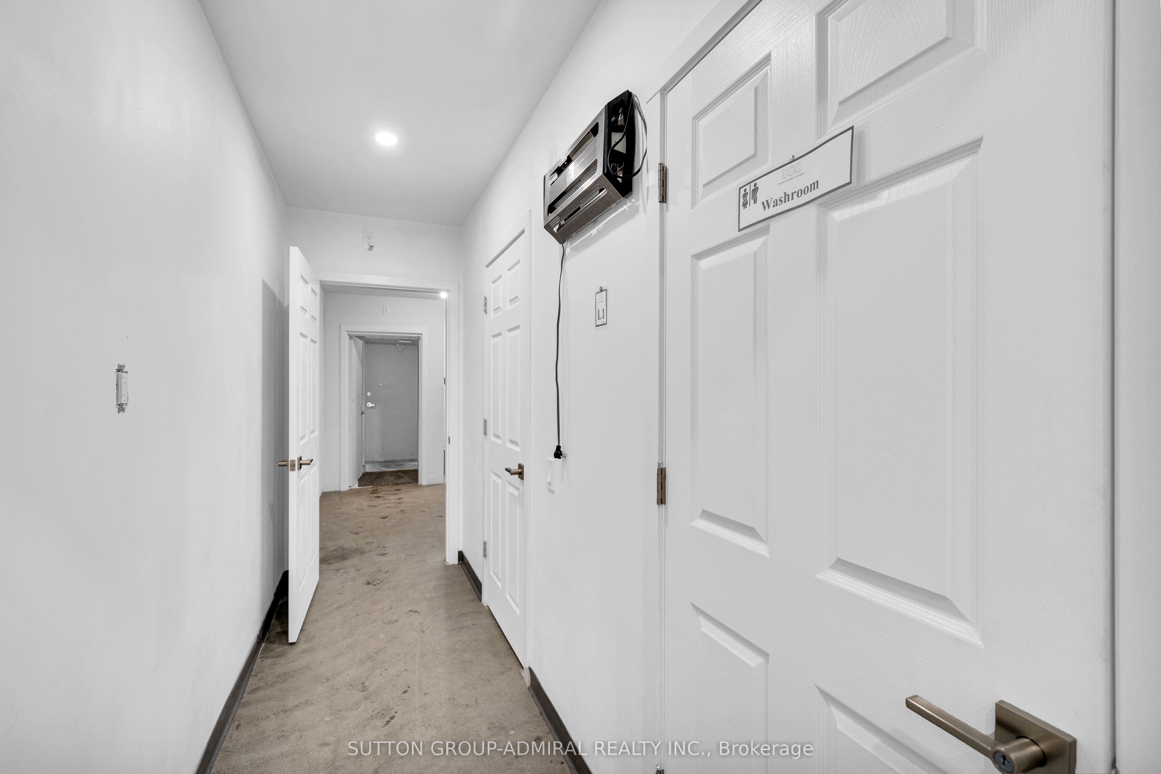 70 Vanley Crescent 3 Property Photo 6