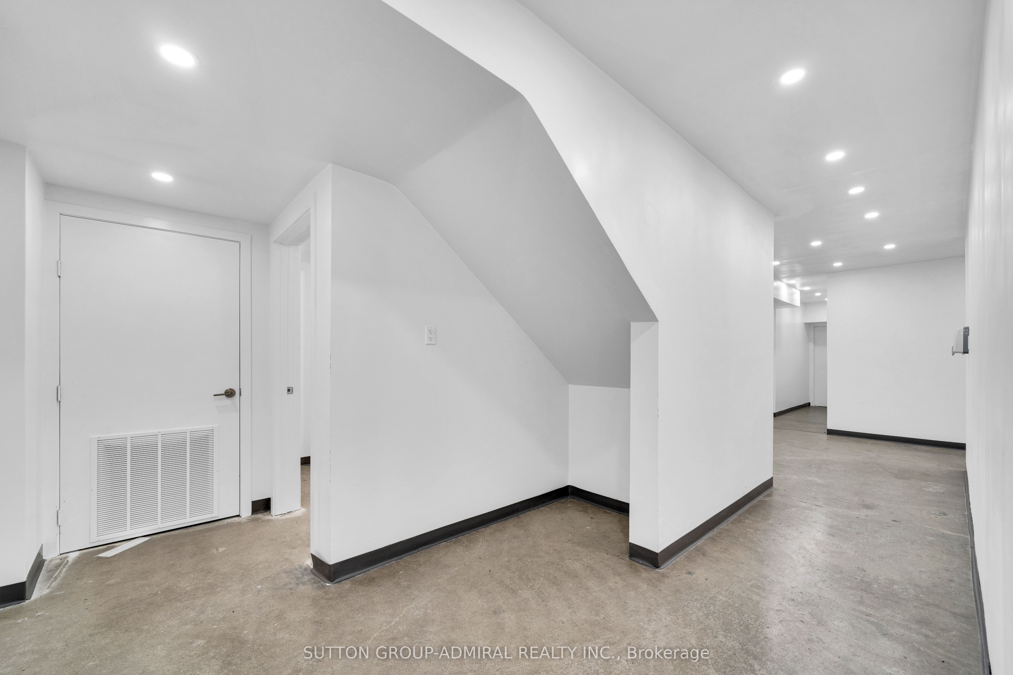 70 Vanley Crescent 3 Property Photo 17