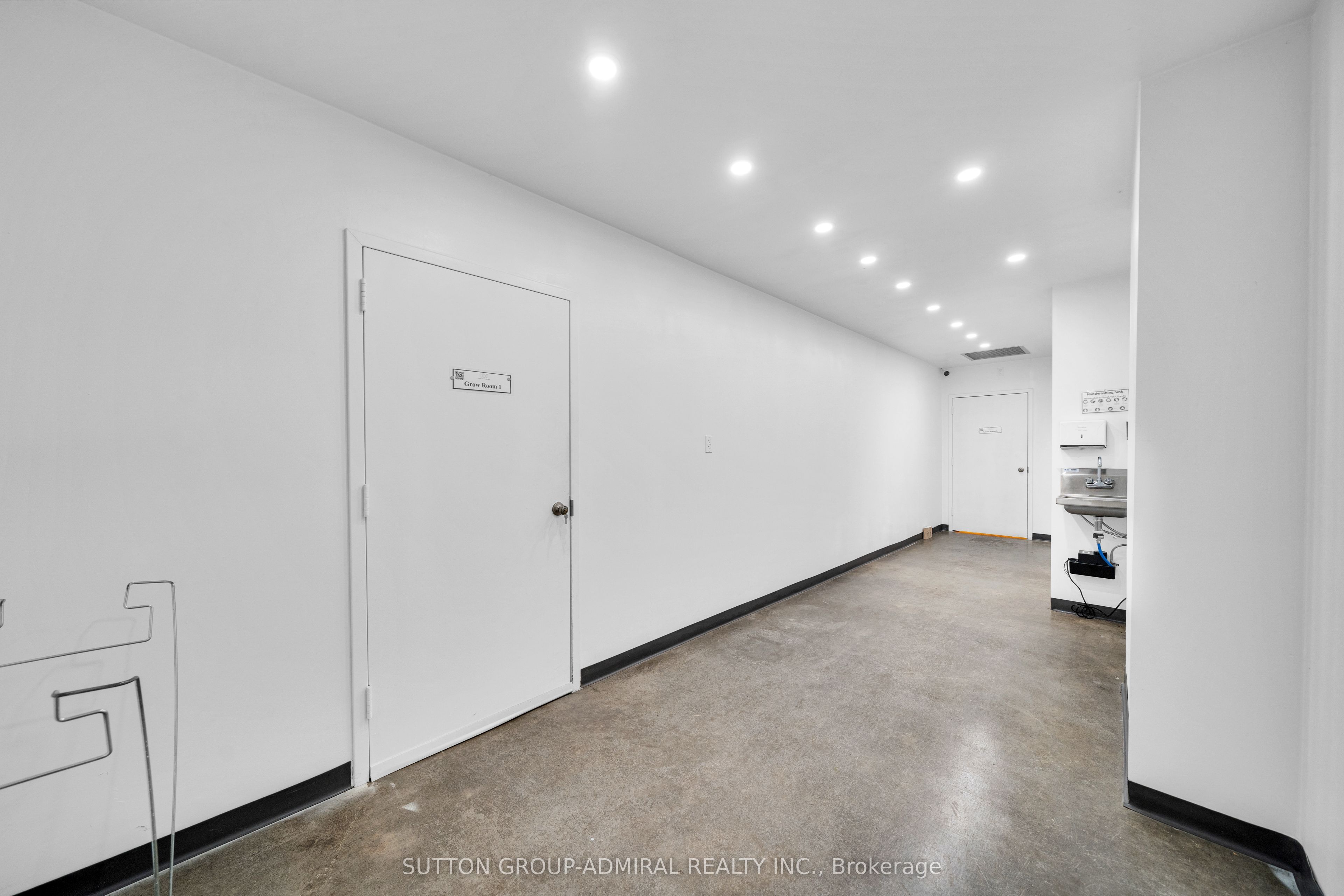 70 Vanley Crescent 3 Property Photo 20