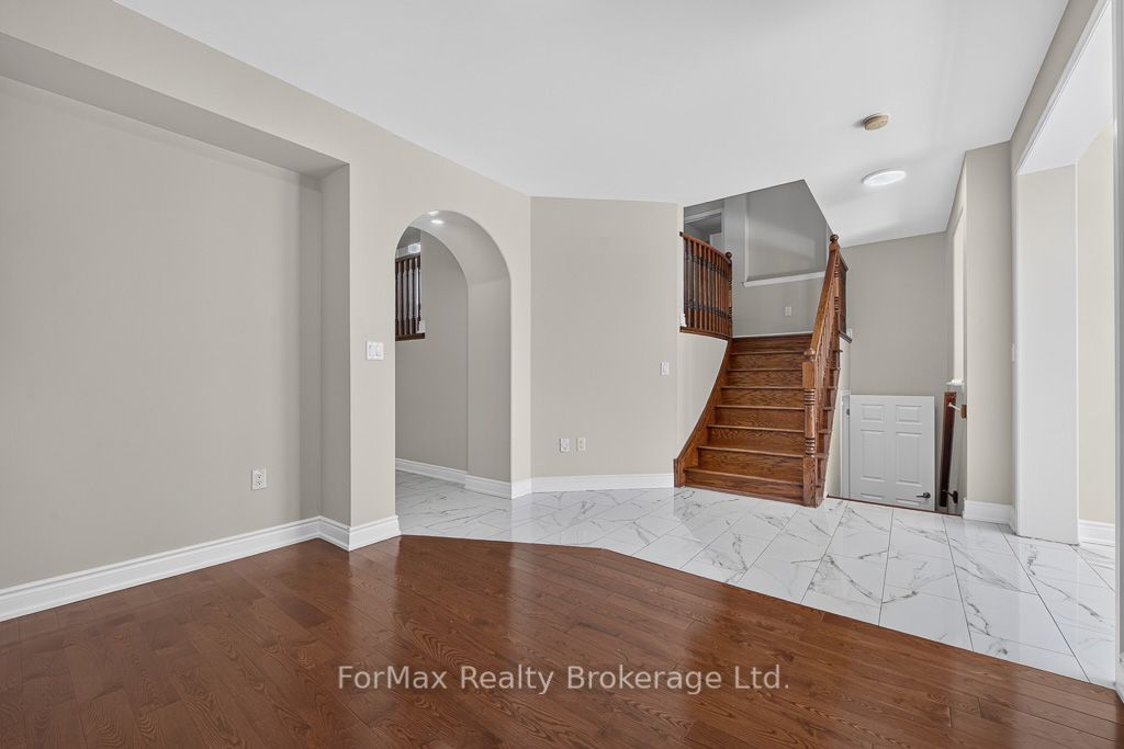 35 Seascape Crescent Property Photo 6