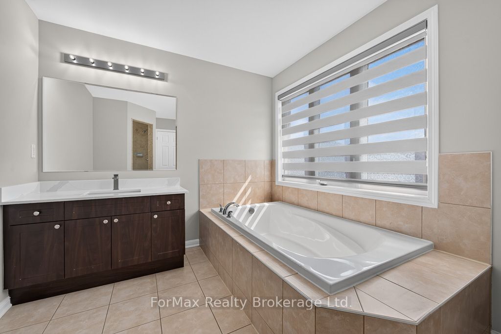 35 Seascape Crescent Property Photo 23
