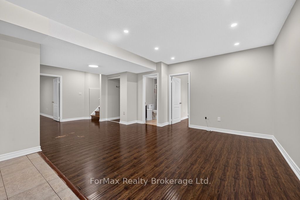 35 Seascape Crescent Property Photo 37