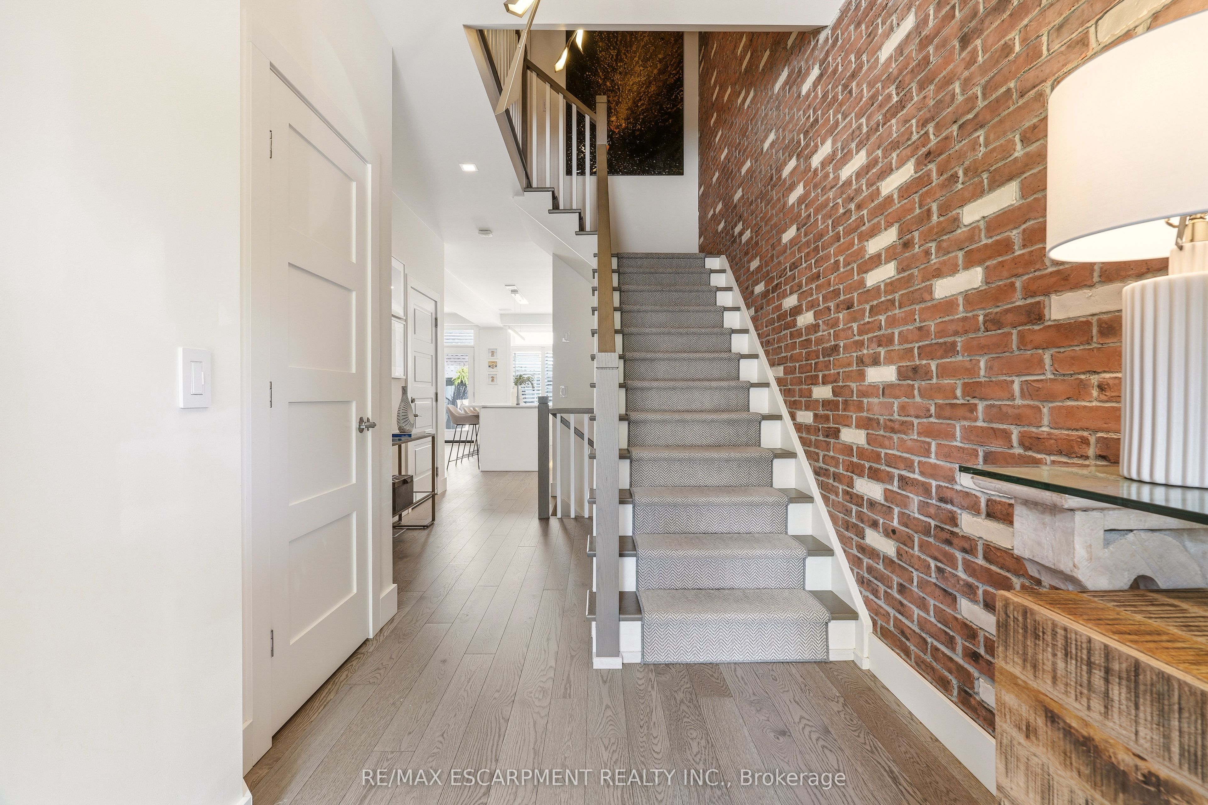 5056 New Street 4 Property Photo 3