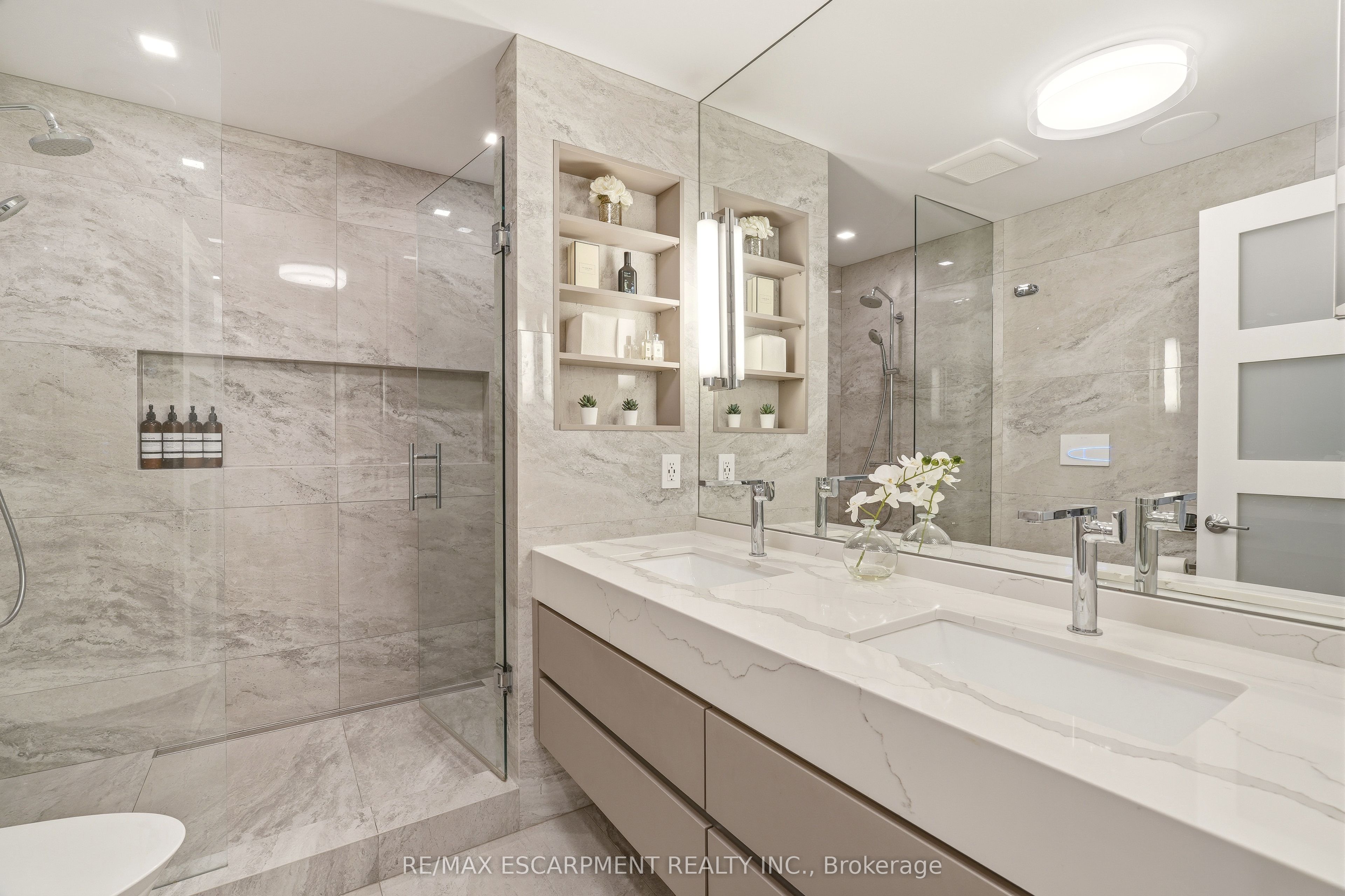 5056 New Street 4 Property Photo 24
