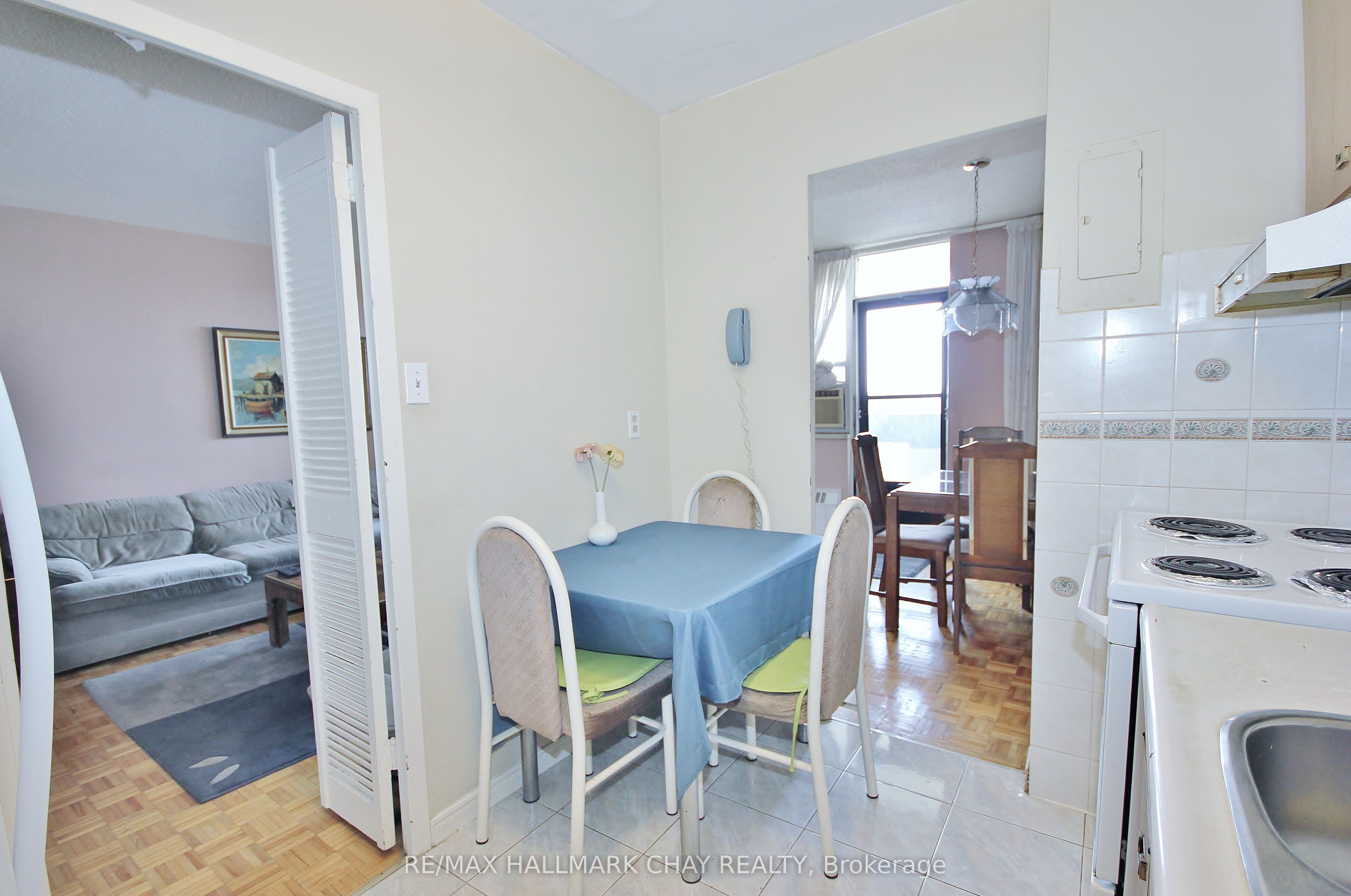 1455 Lawrence Avenue W 1707 Property Photo 10