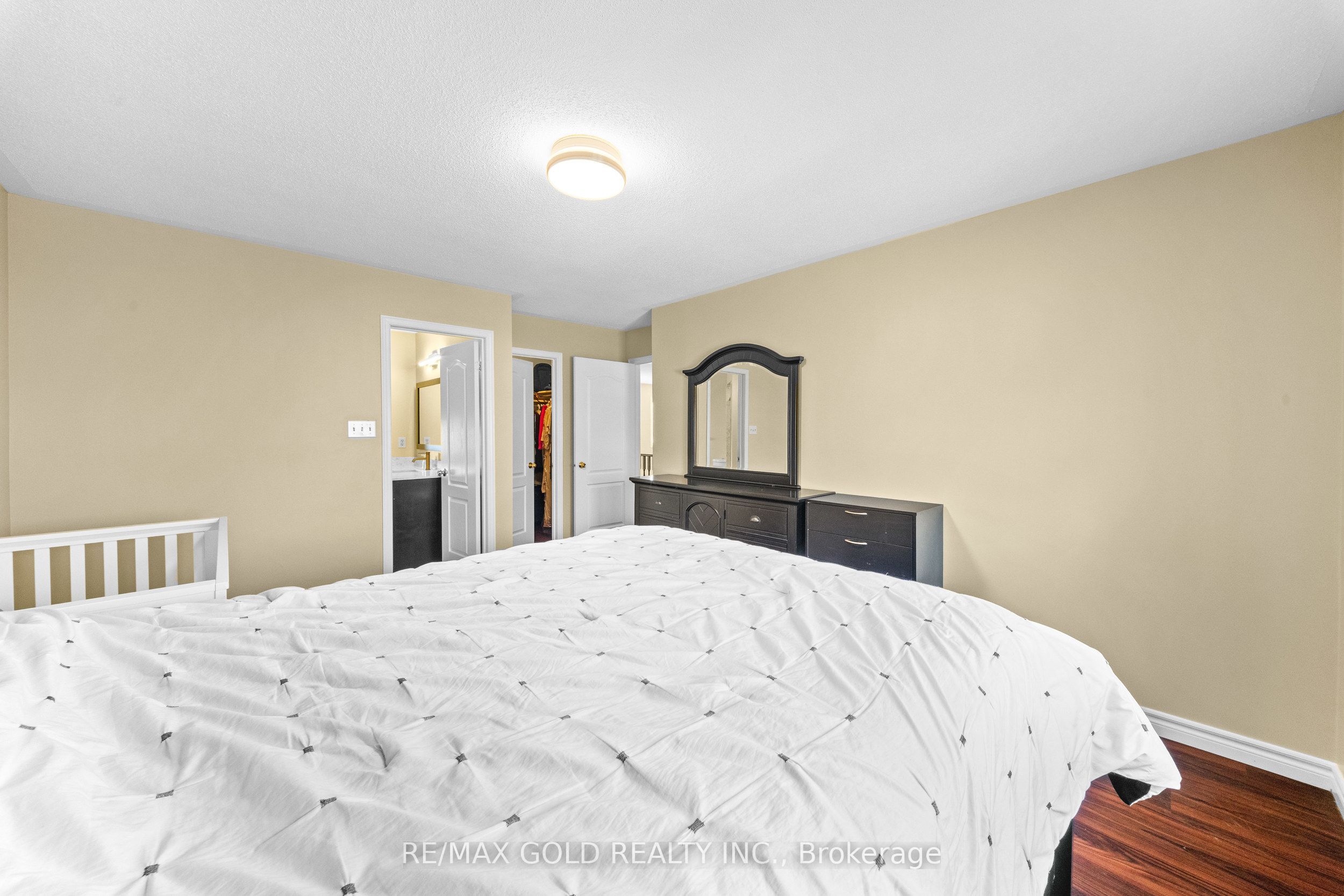 4 Australia Drive Property Photo 32