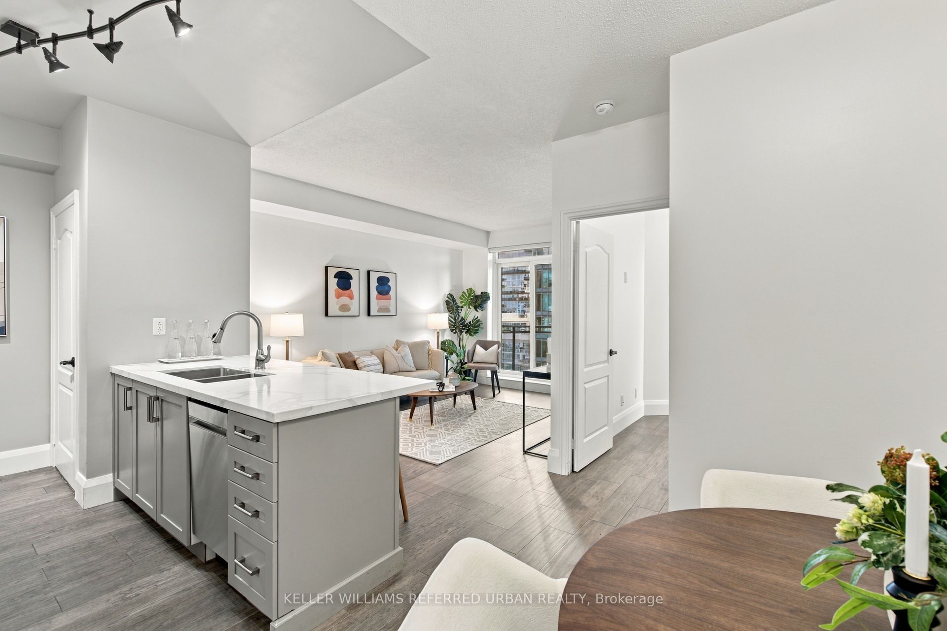 2119 Lake Shore Boulevard W 912 Property Photo 8