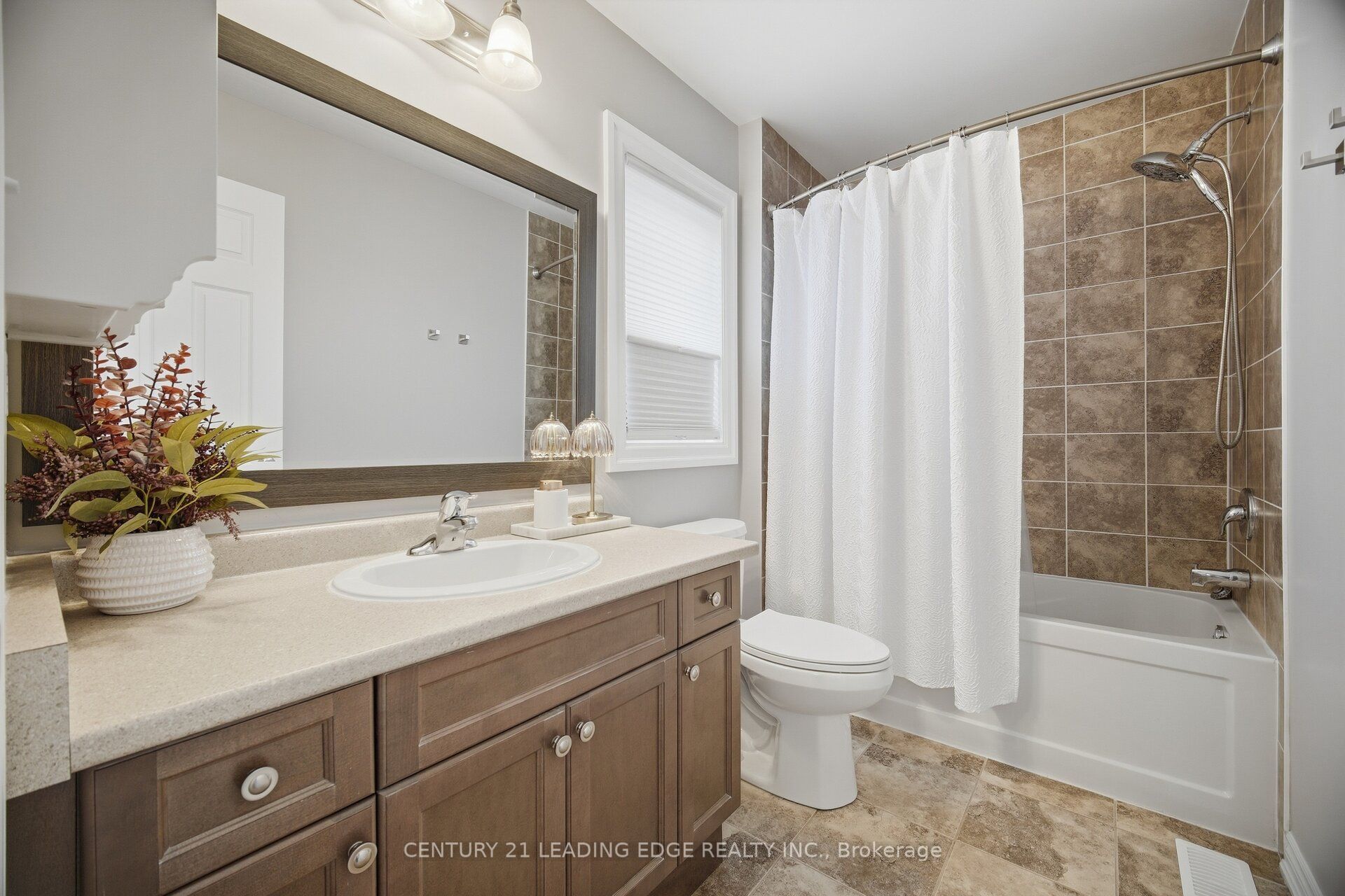 545 Gibson Crescent Property Photo 19