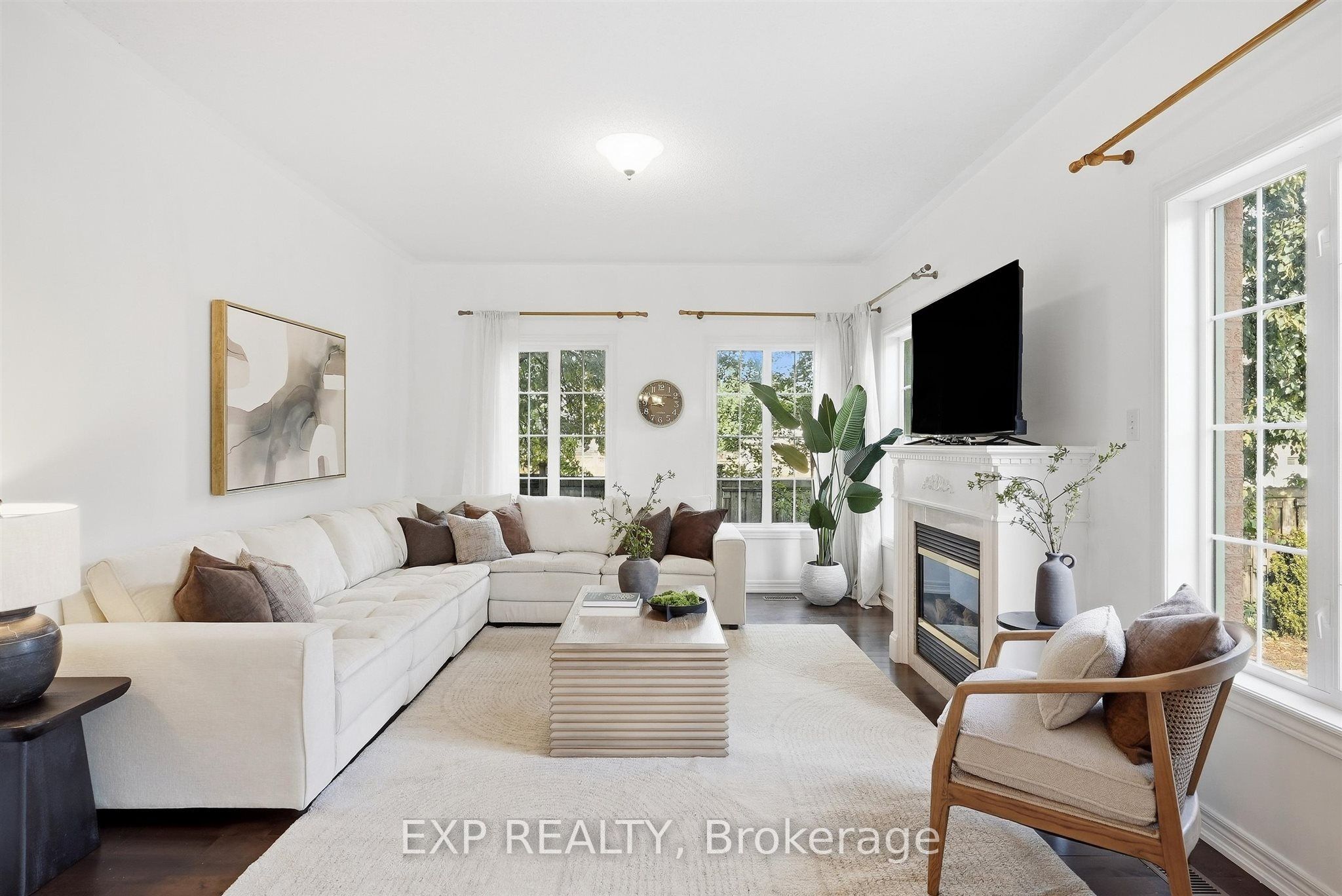 1046 Agram Drive Property Photo 11
