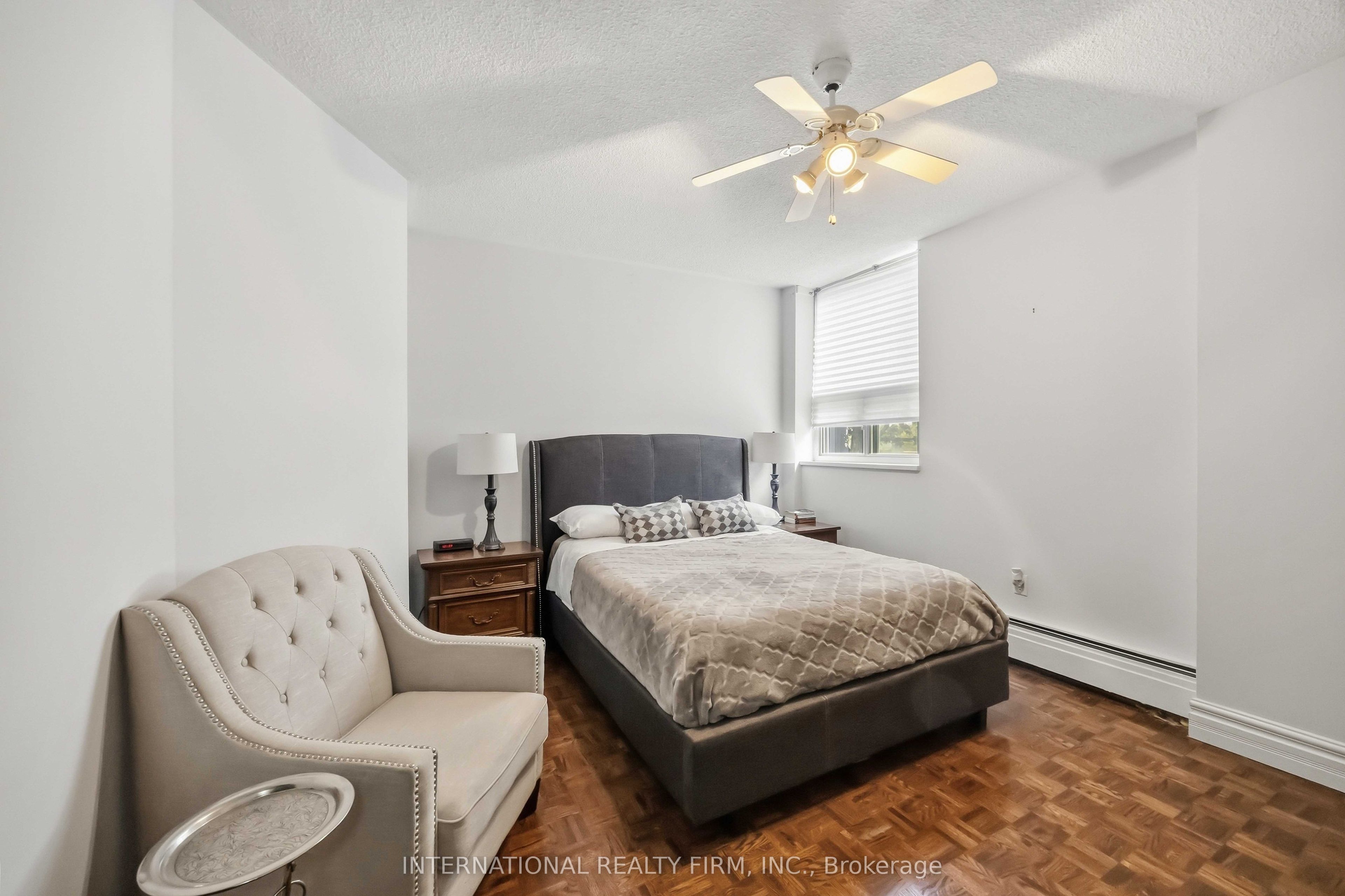 151 La Rose Avenue E 101 Property Photo 11