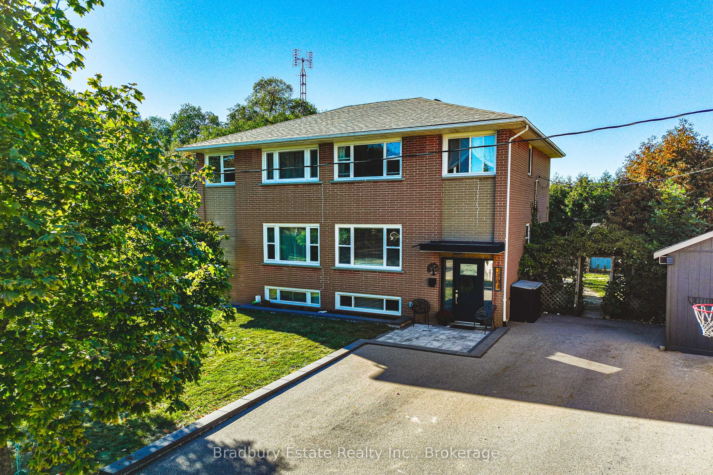 2301 Barclay Road Property Photo 1