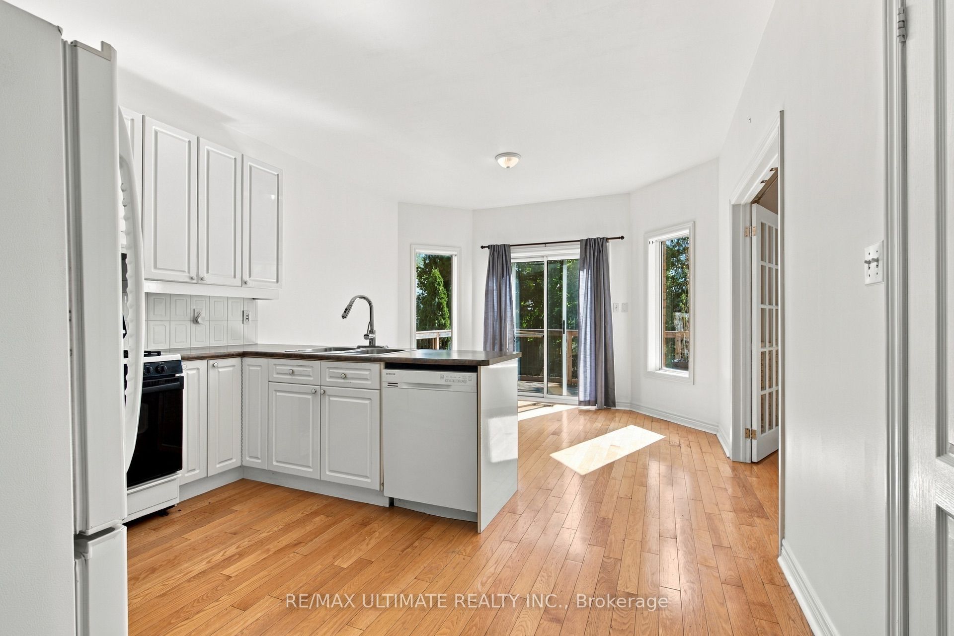 6926 Early Settler Row Property Photo 6