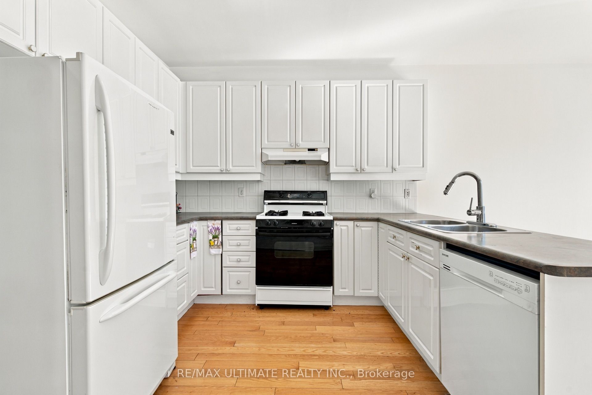 6926 Early Settler Row Property Photo 7