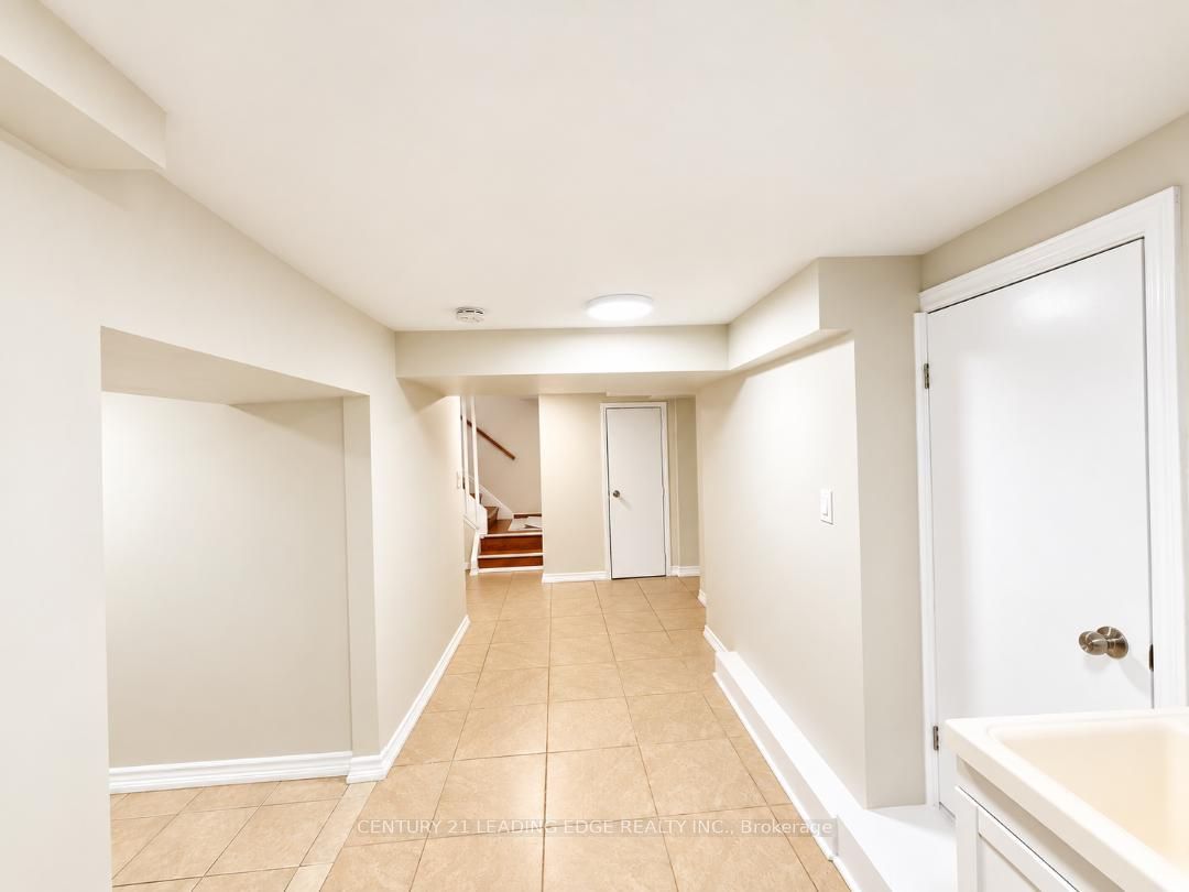 28 Eringate Drive Lower Level Property Photo 13