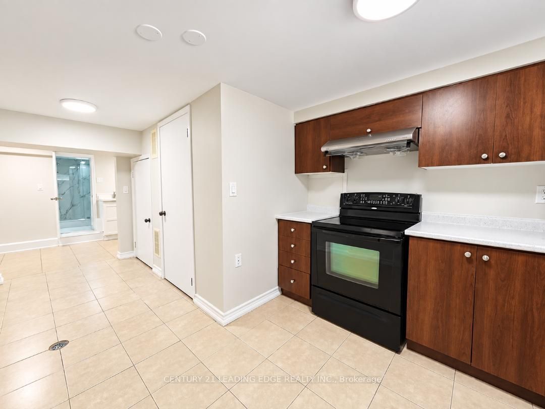 28 Eringate Drive Lower Level Property Photo 14