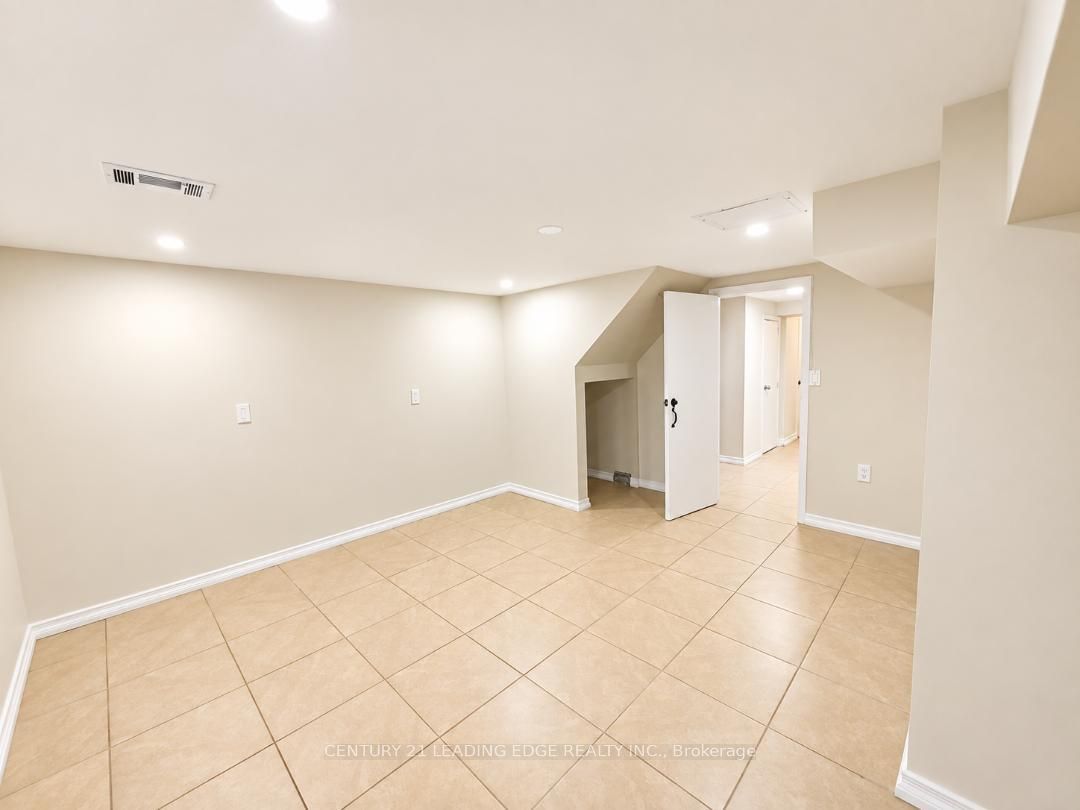 28 Eringate Drive Lower Level Property Photo 19