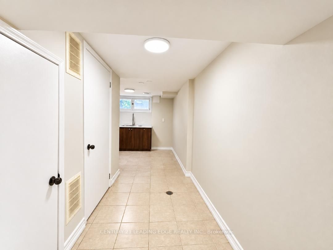 28 Eringate Drive Lower Level Property Photo 26