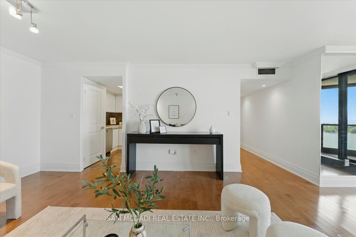 2045 Lake Shore Boulevard W 1605 Property Photo 13