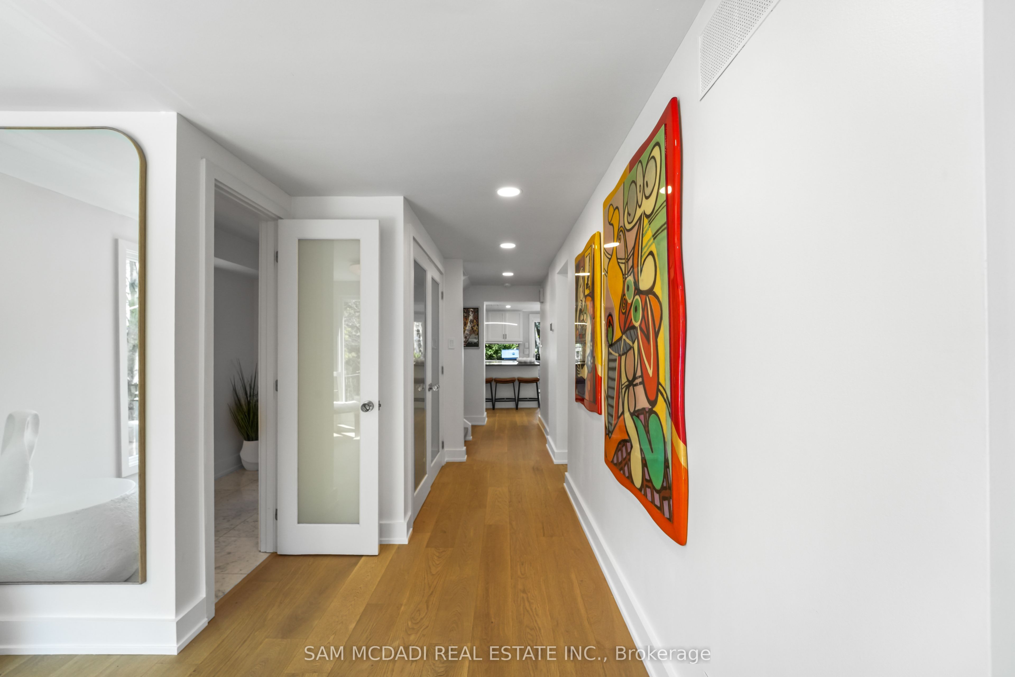 1273 Queen Victoria Avenue Property Photo 4