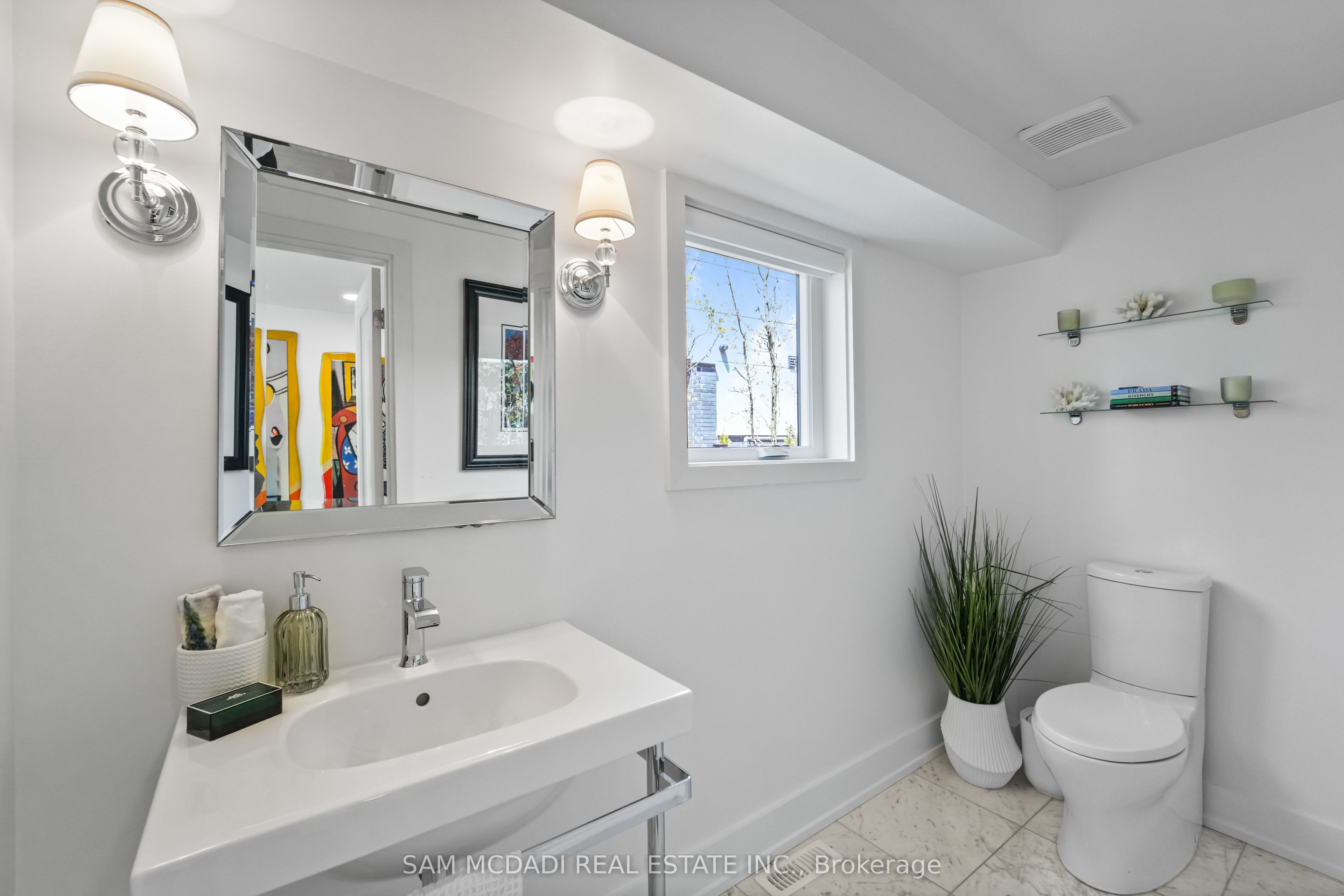 1273 Queen Victoria Avenue Property Photo 10