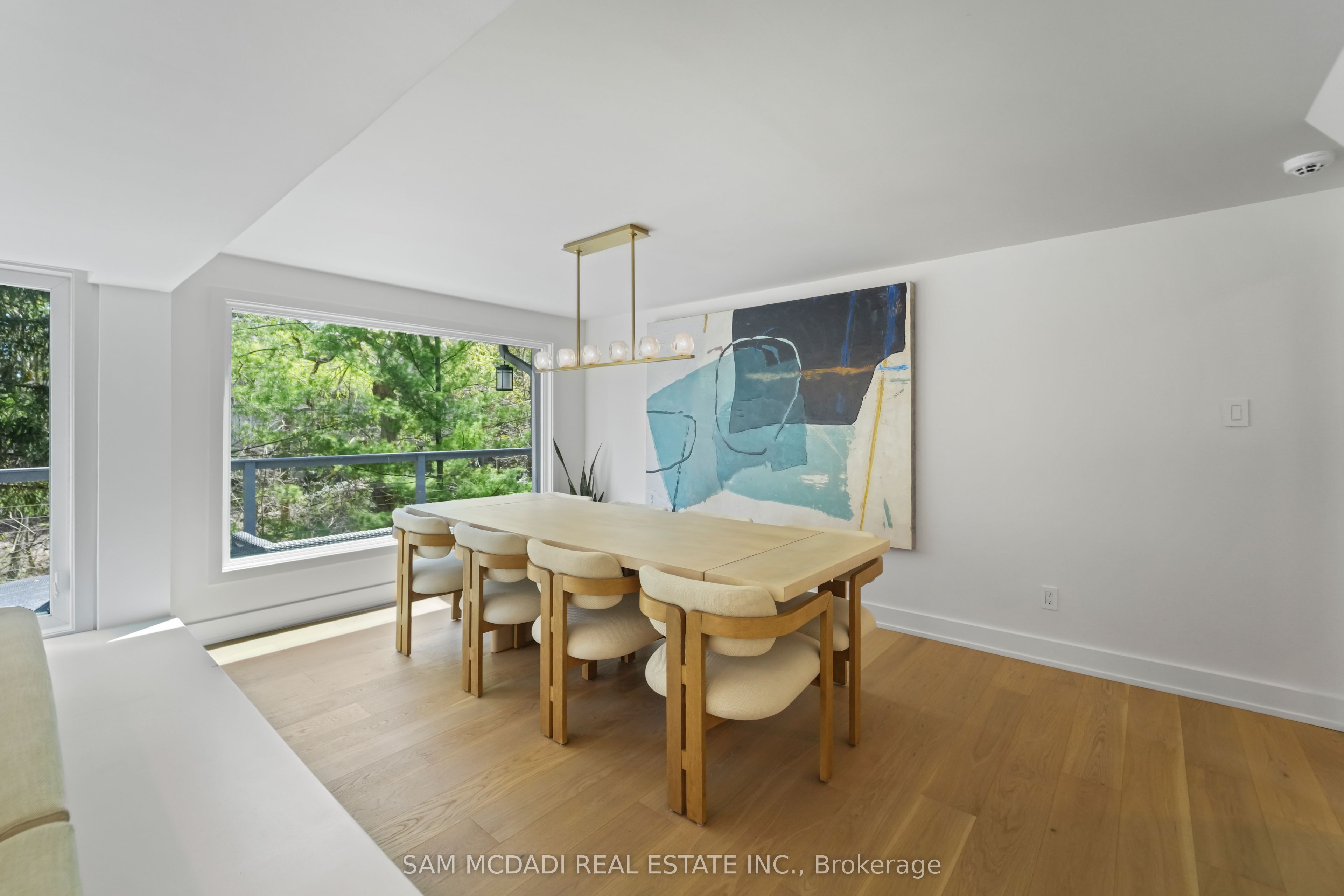 1273 Queen Victoria Avenue Property Photo 13
