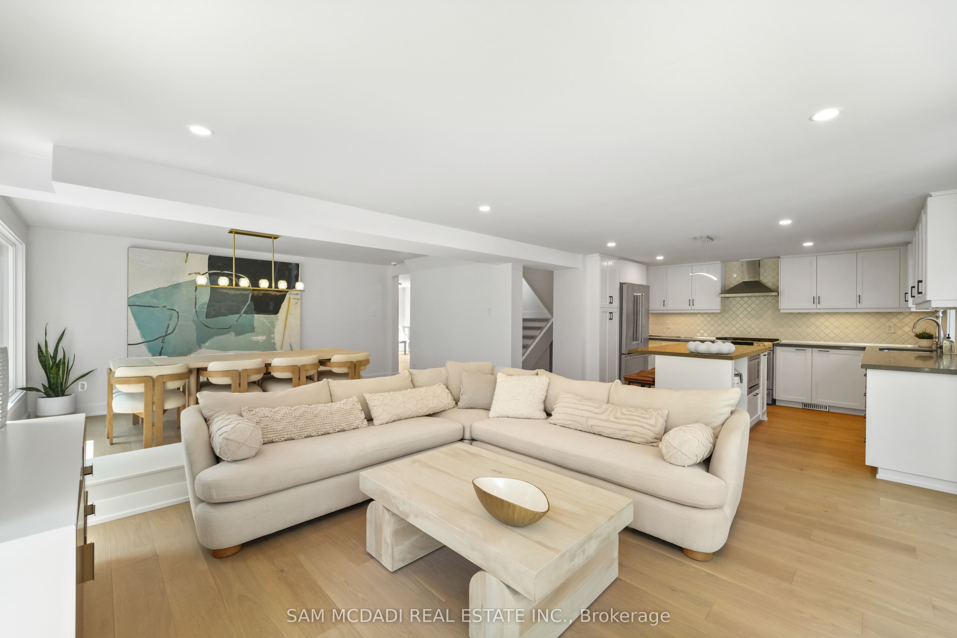 1273 Queen Victoria Avenue Property Photo 14