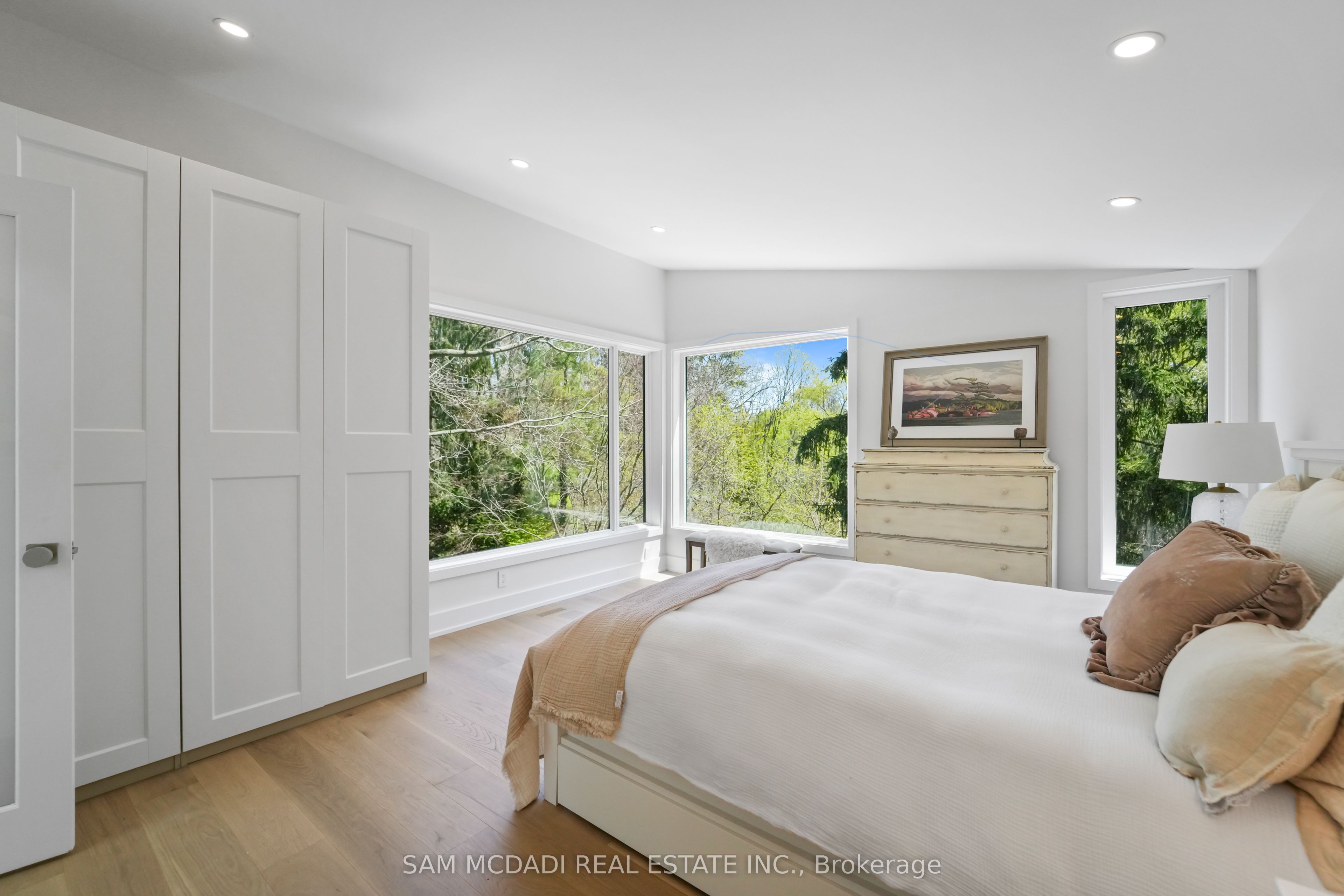 1273 Queen Victoria Avenue Property Photo 19