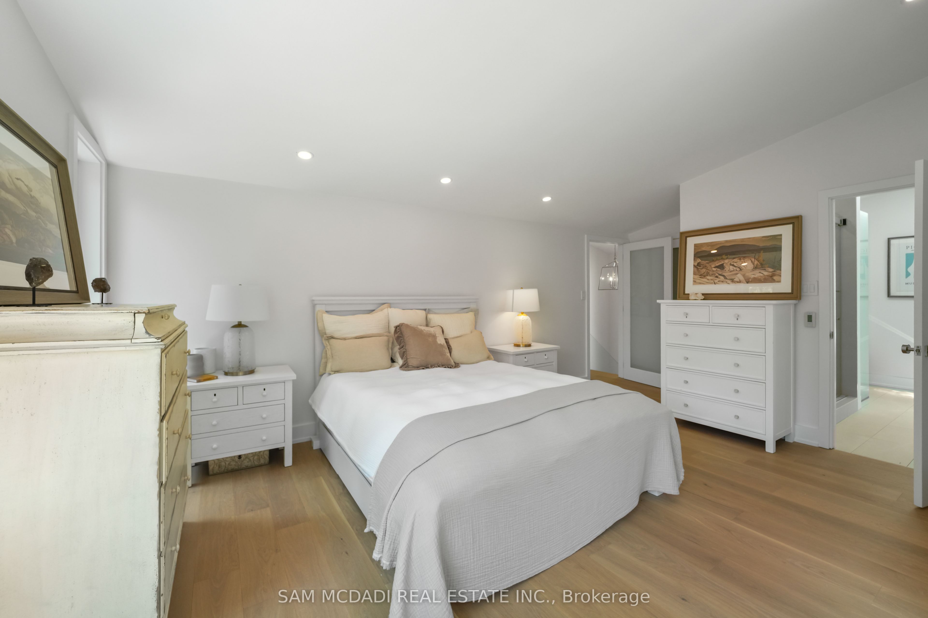 1273 Queen Victoria Avenue Property Photo 20