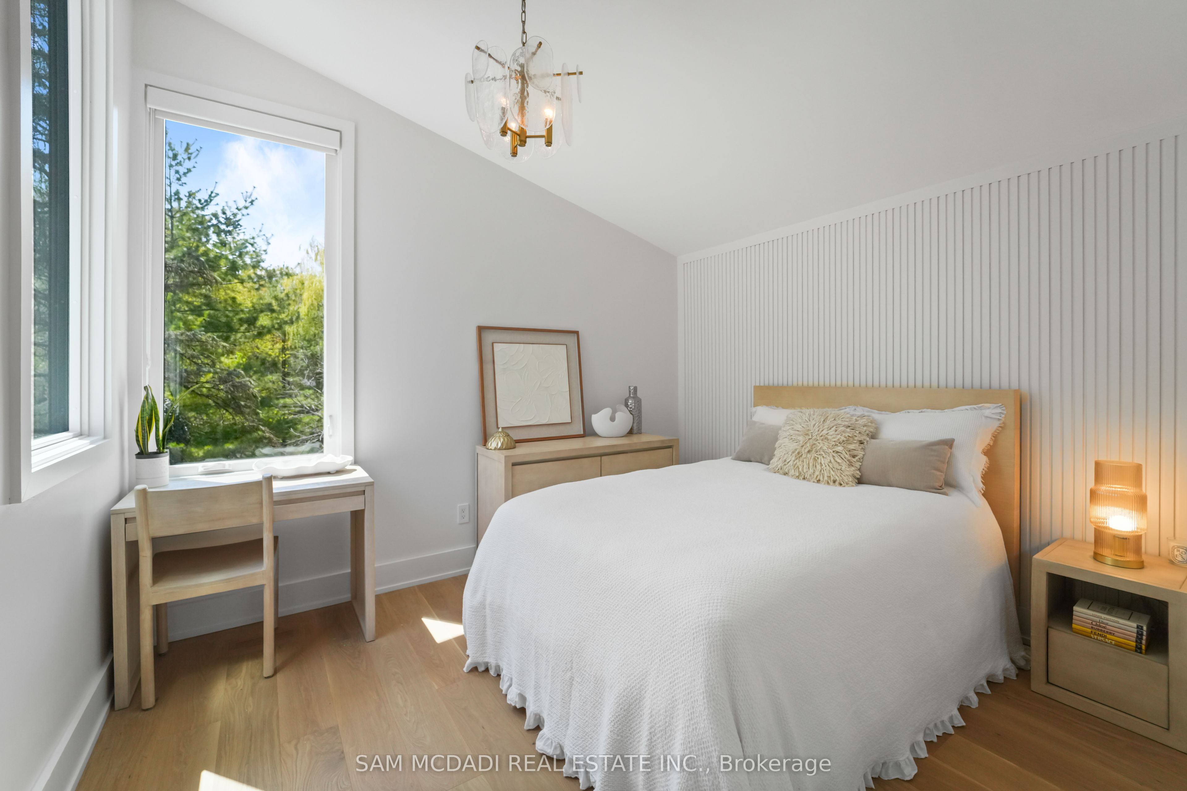 1273 Queen Victoria Avenue Property Photo 26
