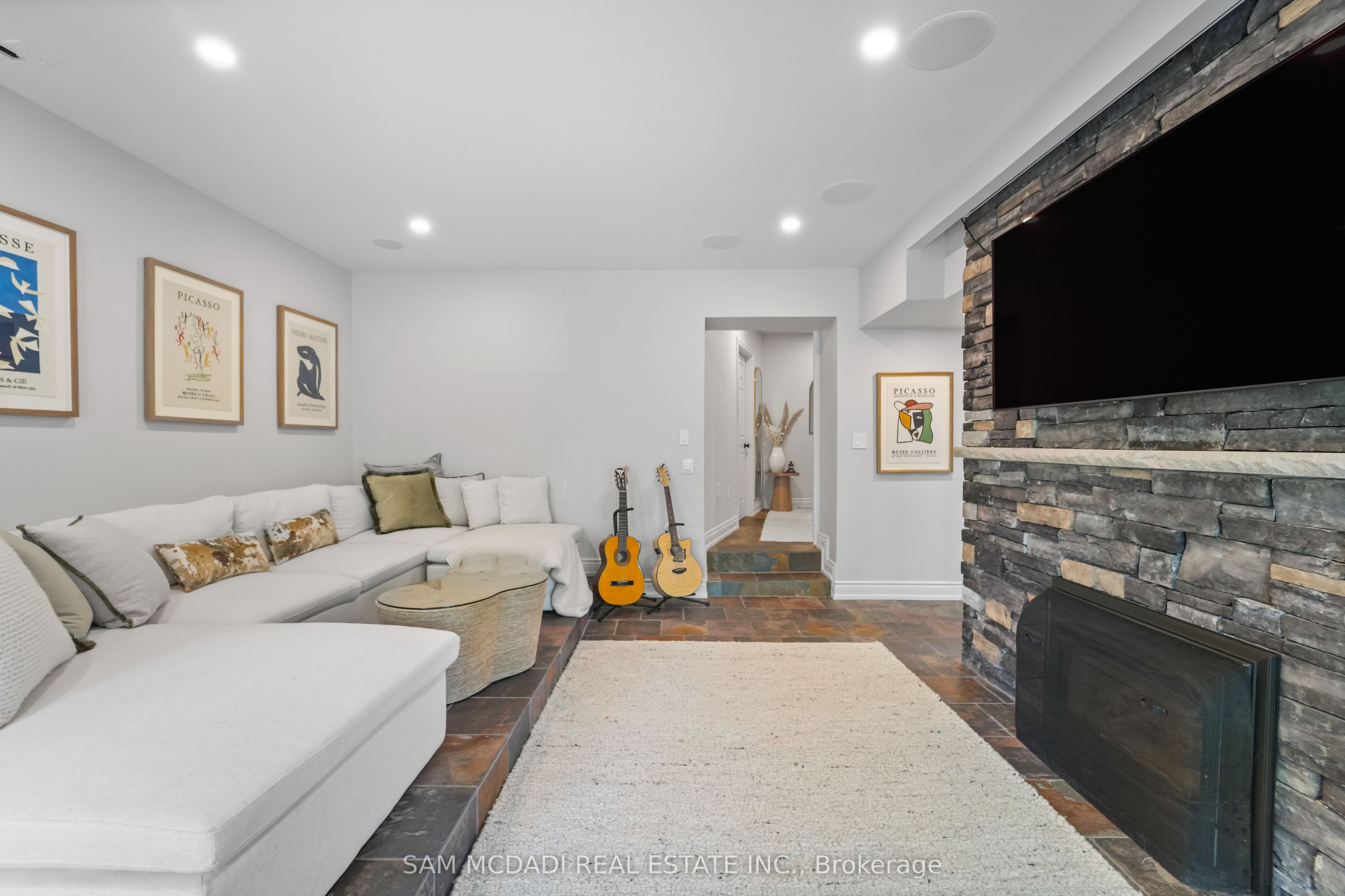 1273 Queen Victoria Avenue Property Photo 29