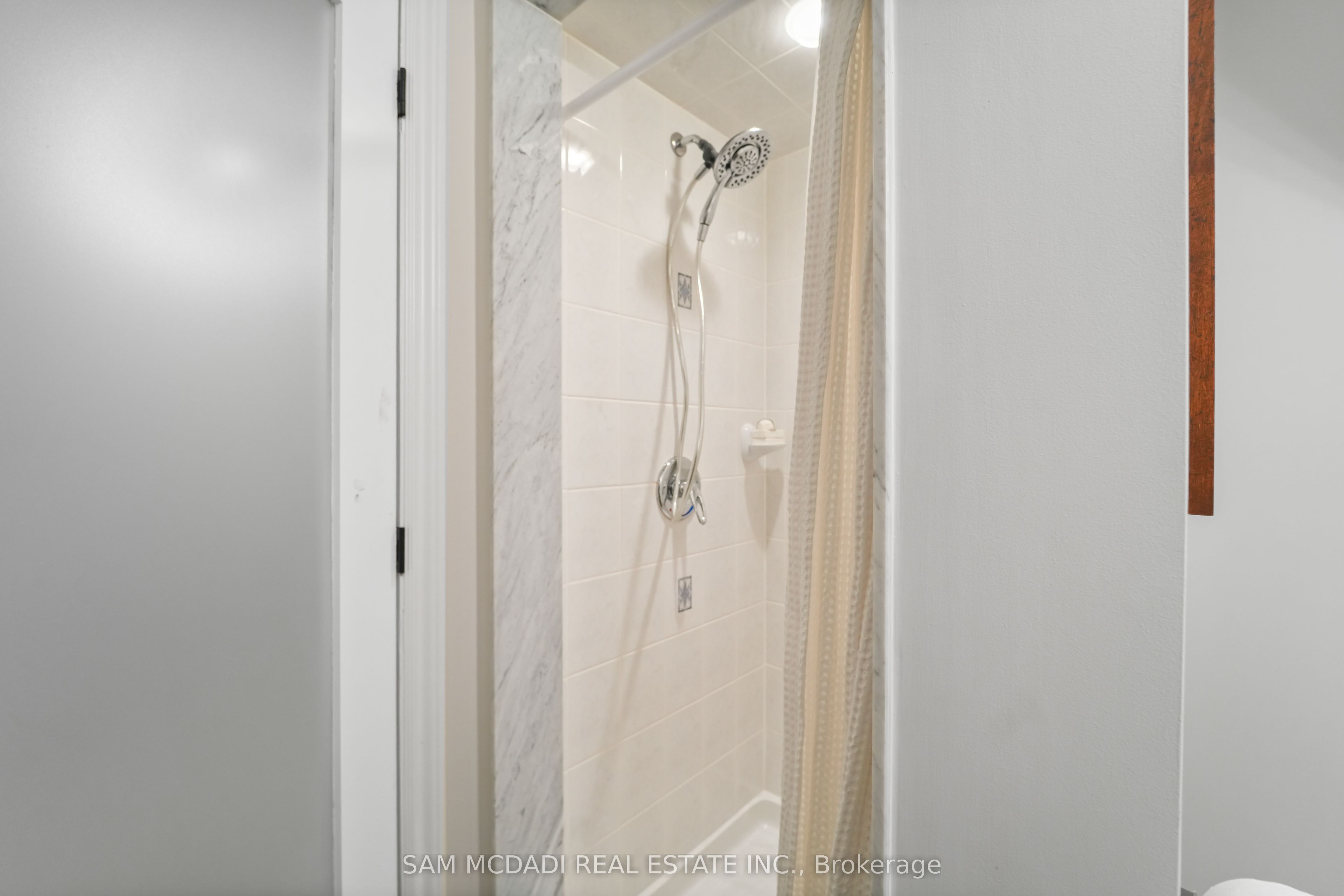 1273 Queen Victoria Avenue Property Photo 33