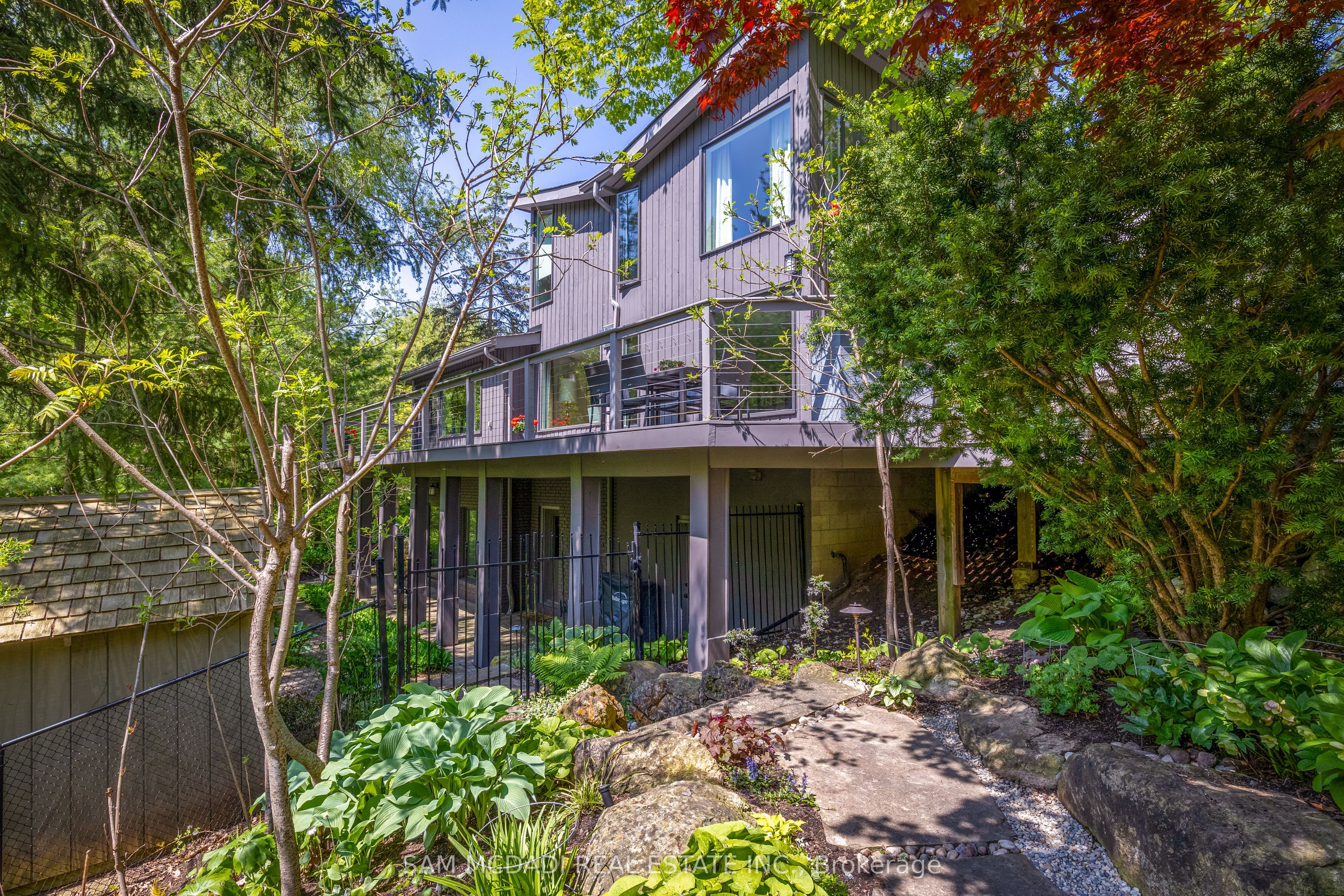 1273 Queen Victoria Avenue Property Photo 38