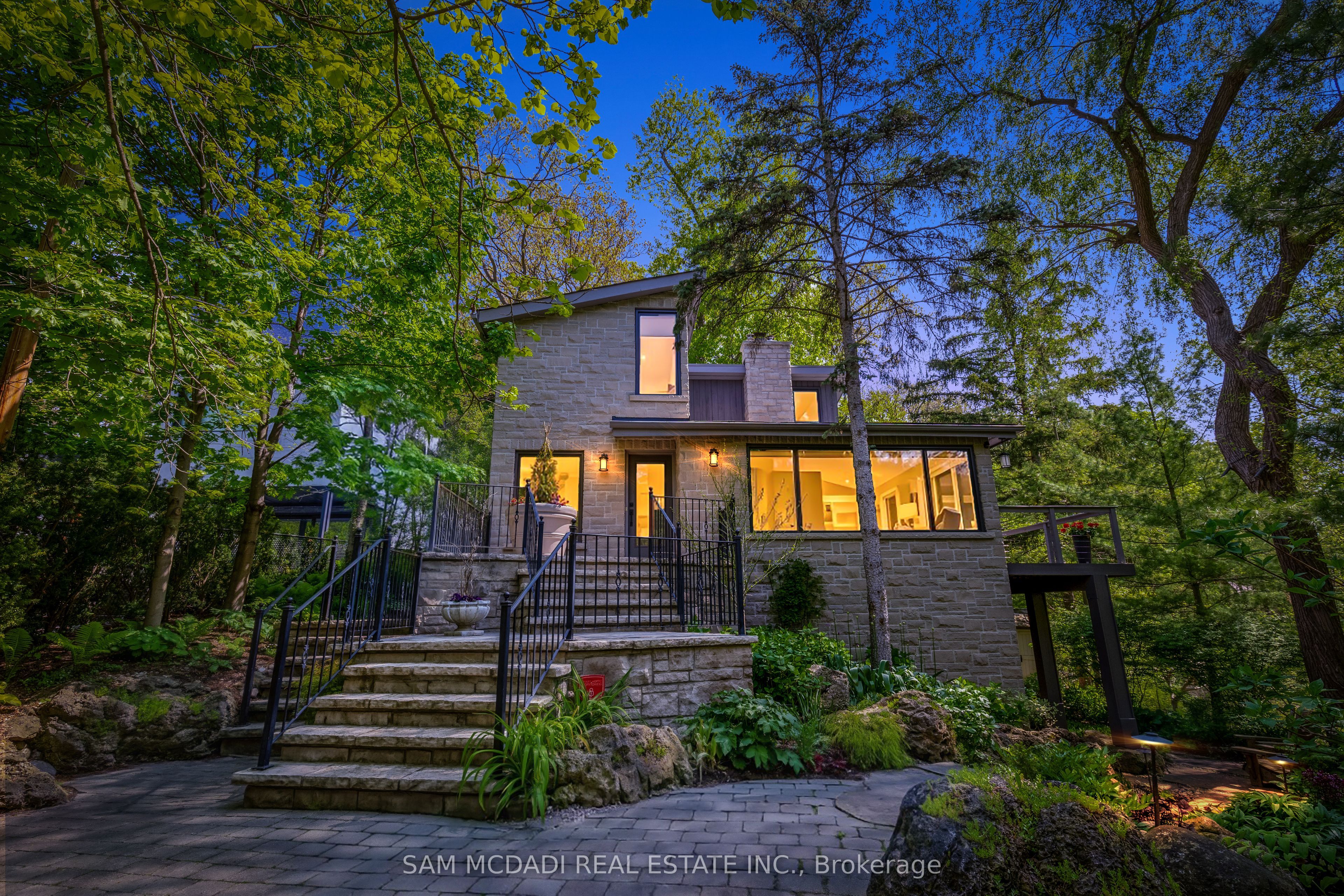 1273 Queen Victoria Avenue Property Photo 39