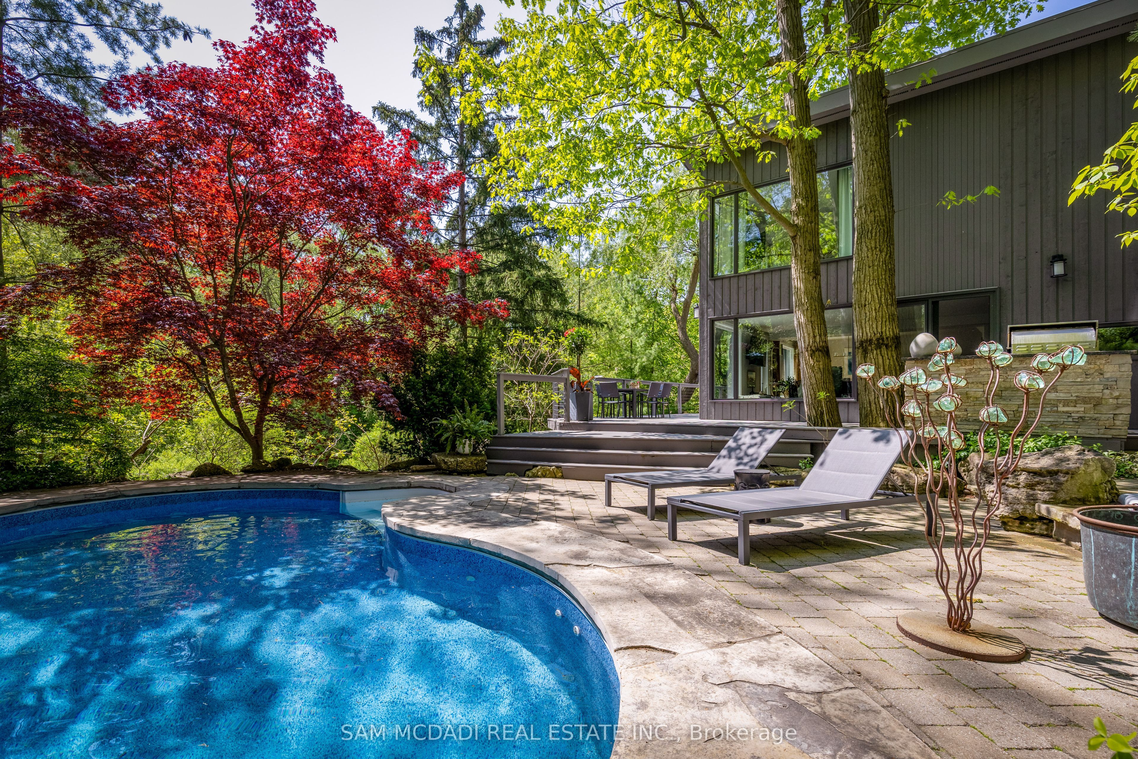 1273 Queen Victoria Avenue Property Photo 41