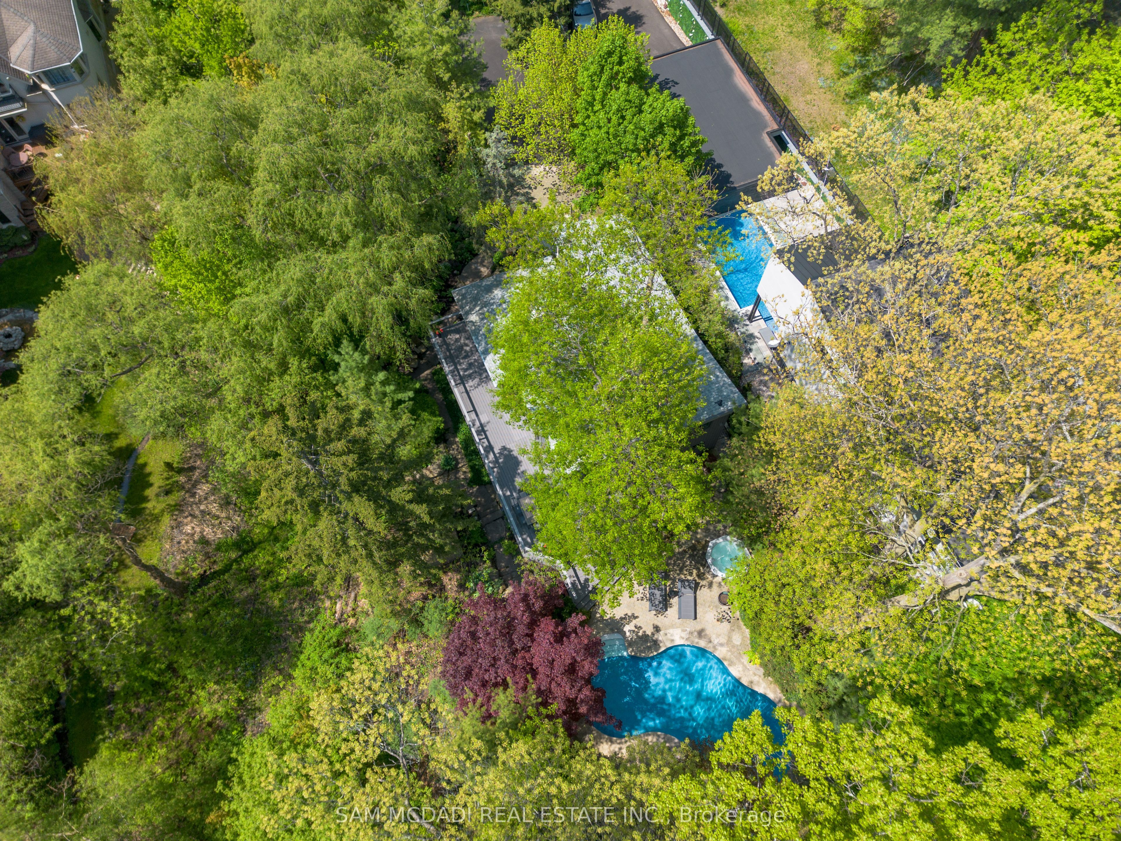 1273 Queen Victoria Avenue Property Photo 49