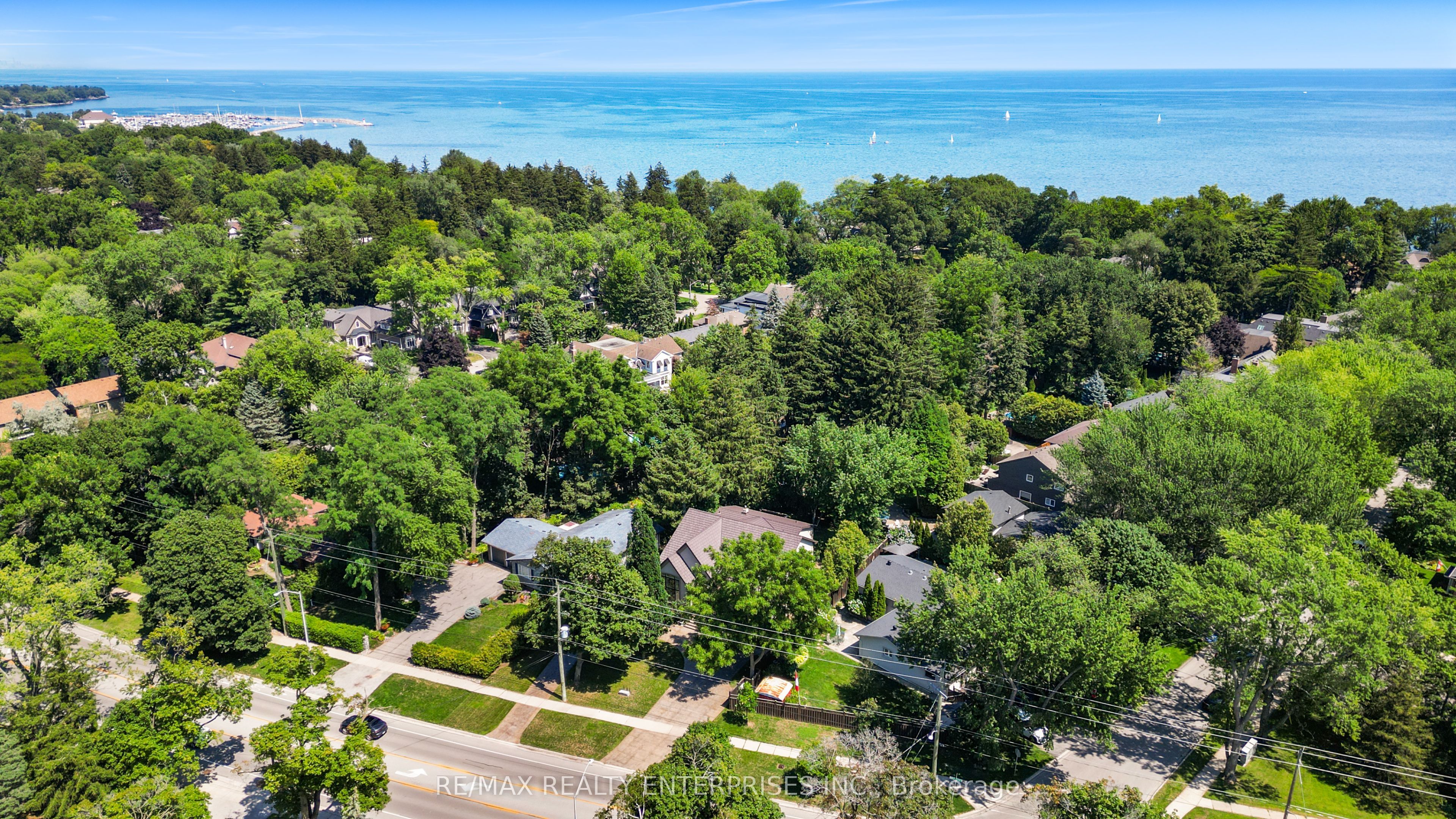 3168 Lakeshore Road W Property Photo 2