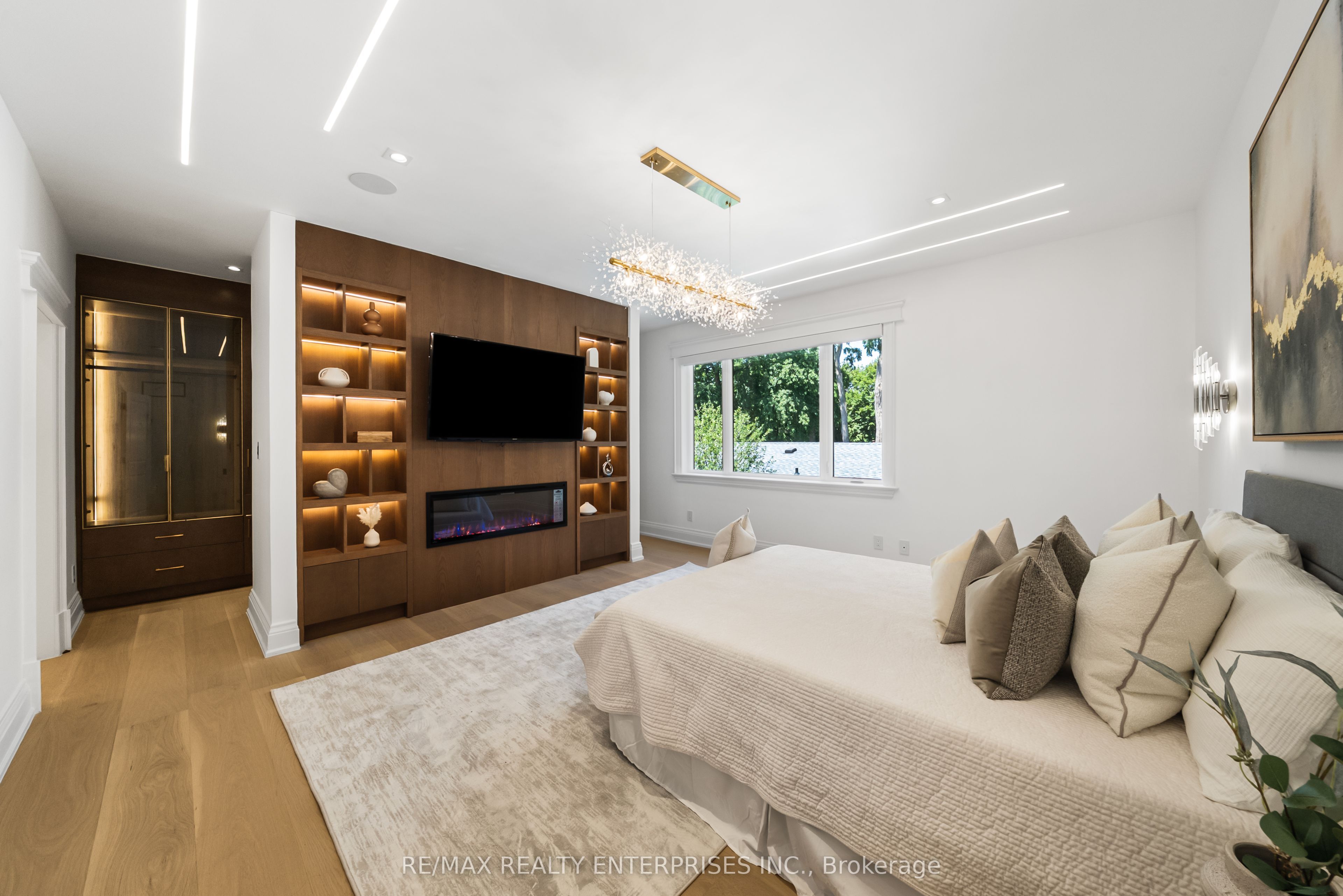 3168 Lakeshore Road W Property Photo 25