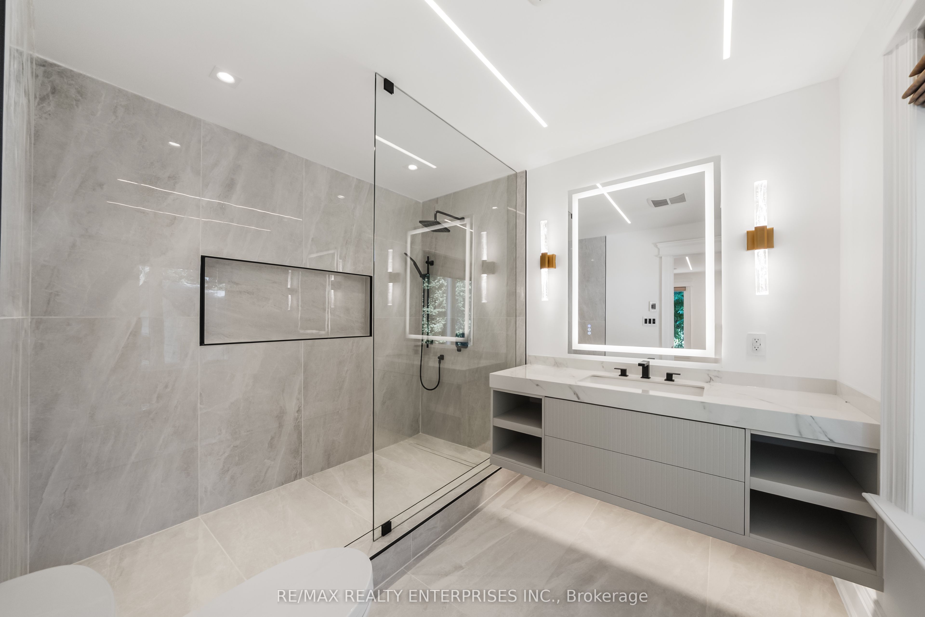 3168 Lakeshore Road W Property Photo 41