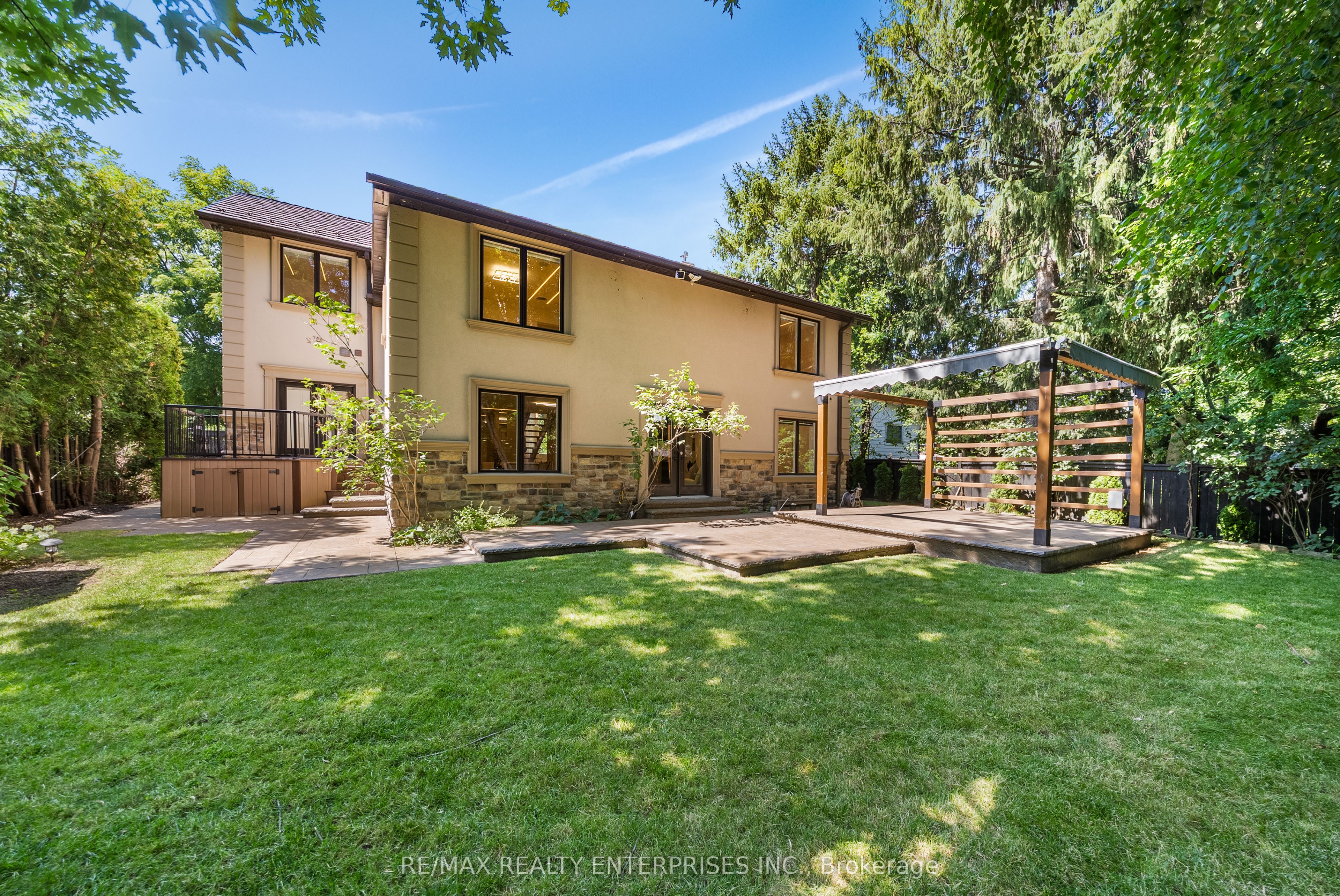 3168 Lakeshore Road W Property Photo 46