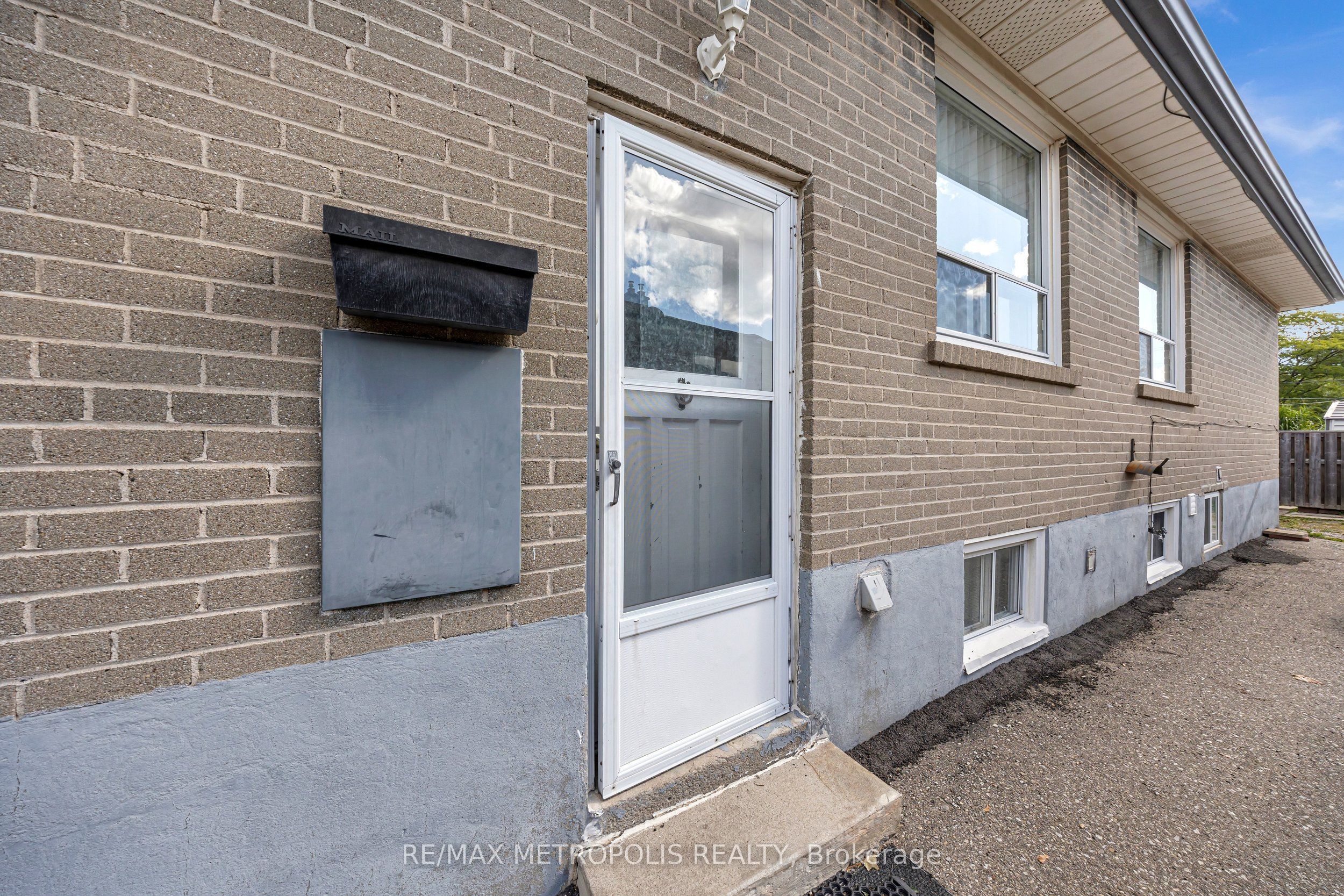 147 Vodden Street E Main Property Photo 2
