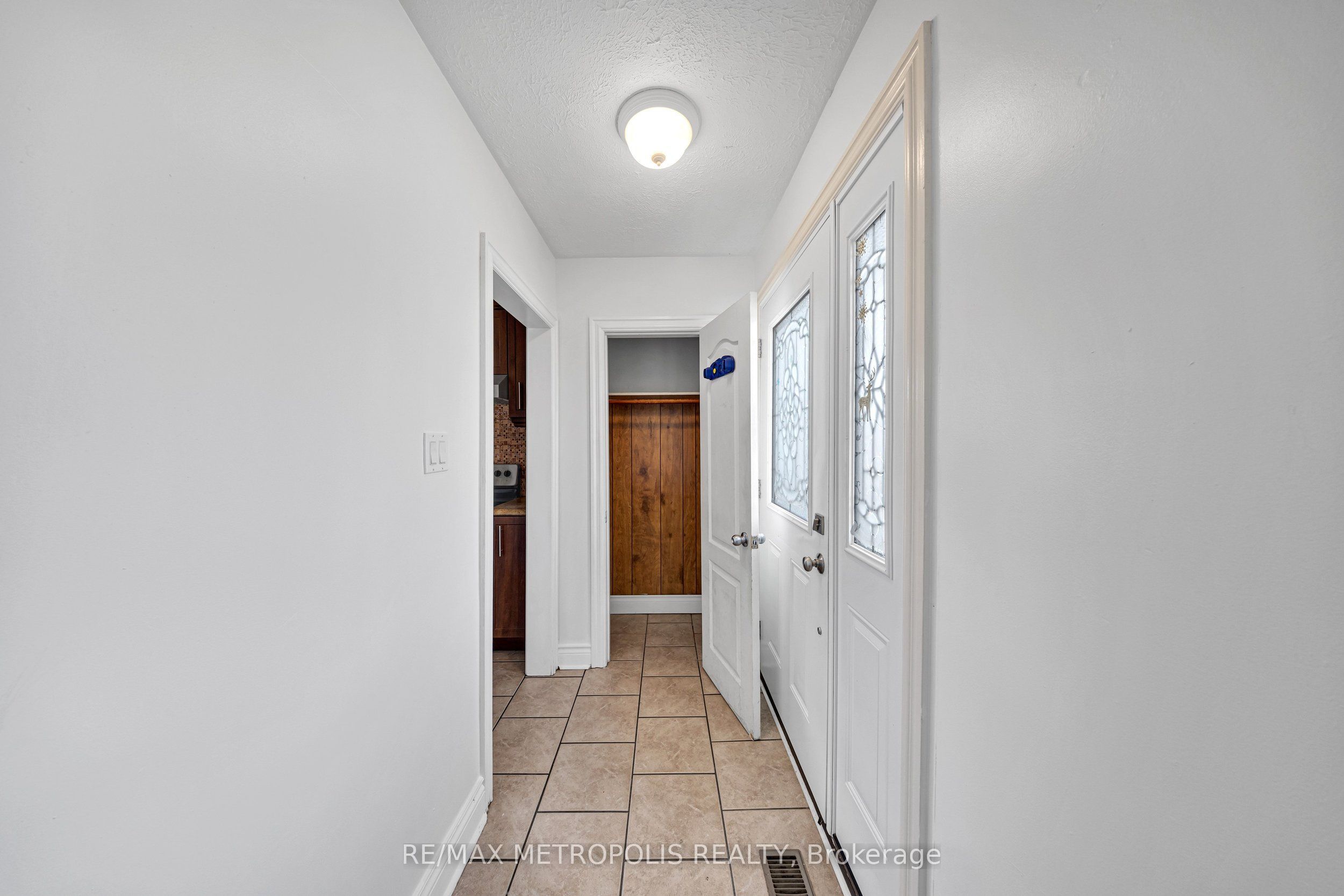 147 Vodden Street E Main Property Photo 4