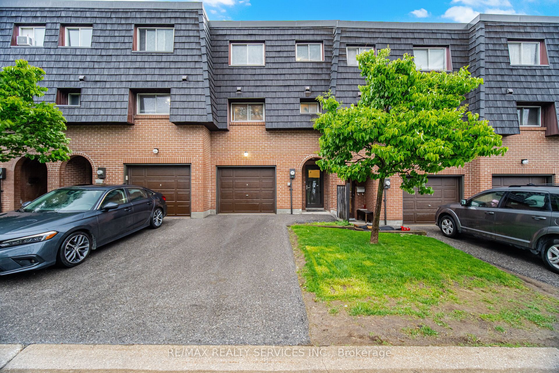 154 Darras Court Property Photo 1