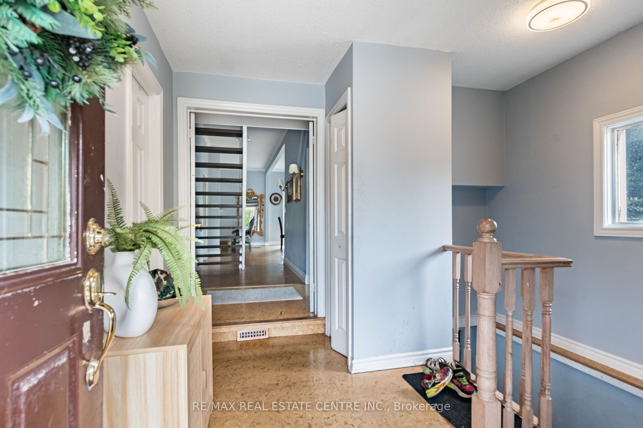 1423 Sixth Line Property Photo 5